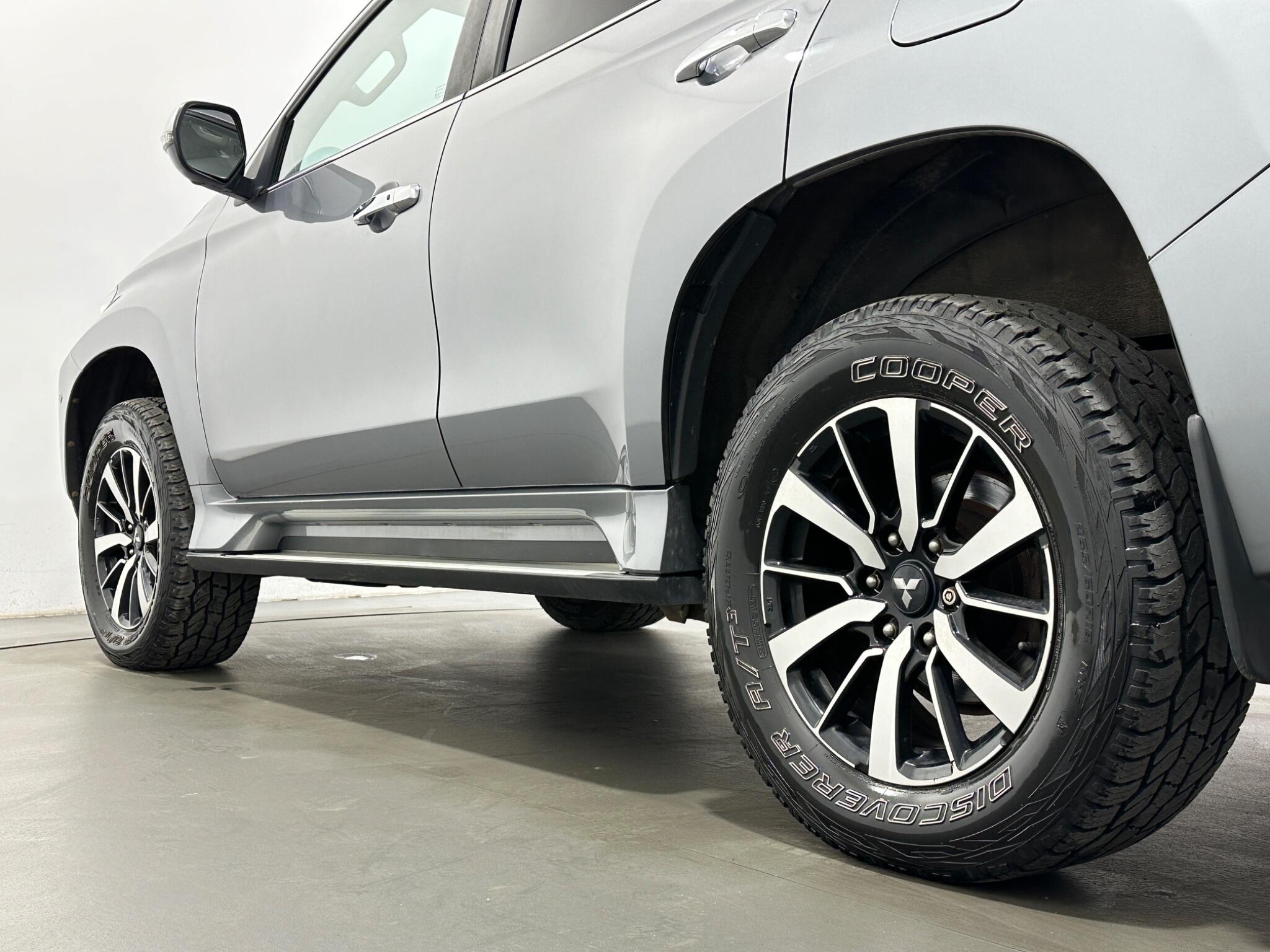 Mitsubishi Shogun Sport view 52