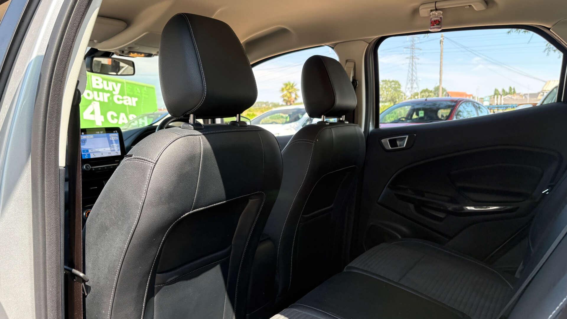 Ford Ecosport view 12