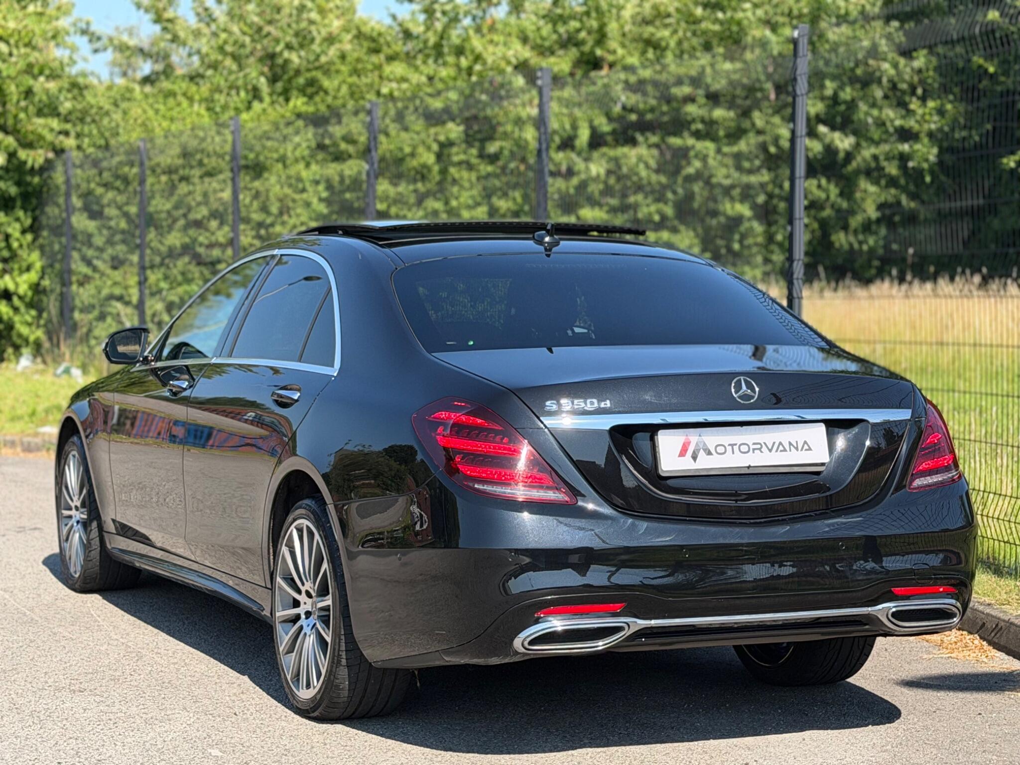 Mercedes-Benz S-Class view 4