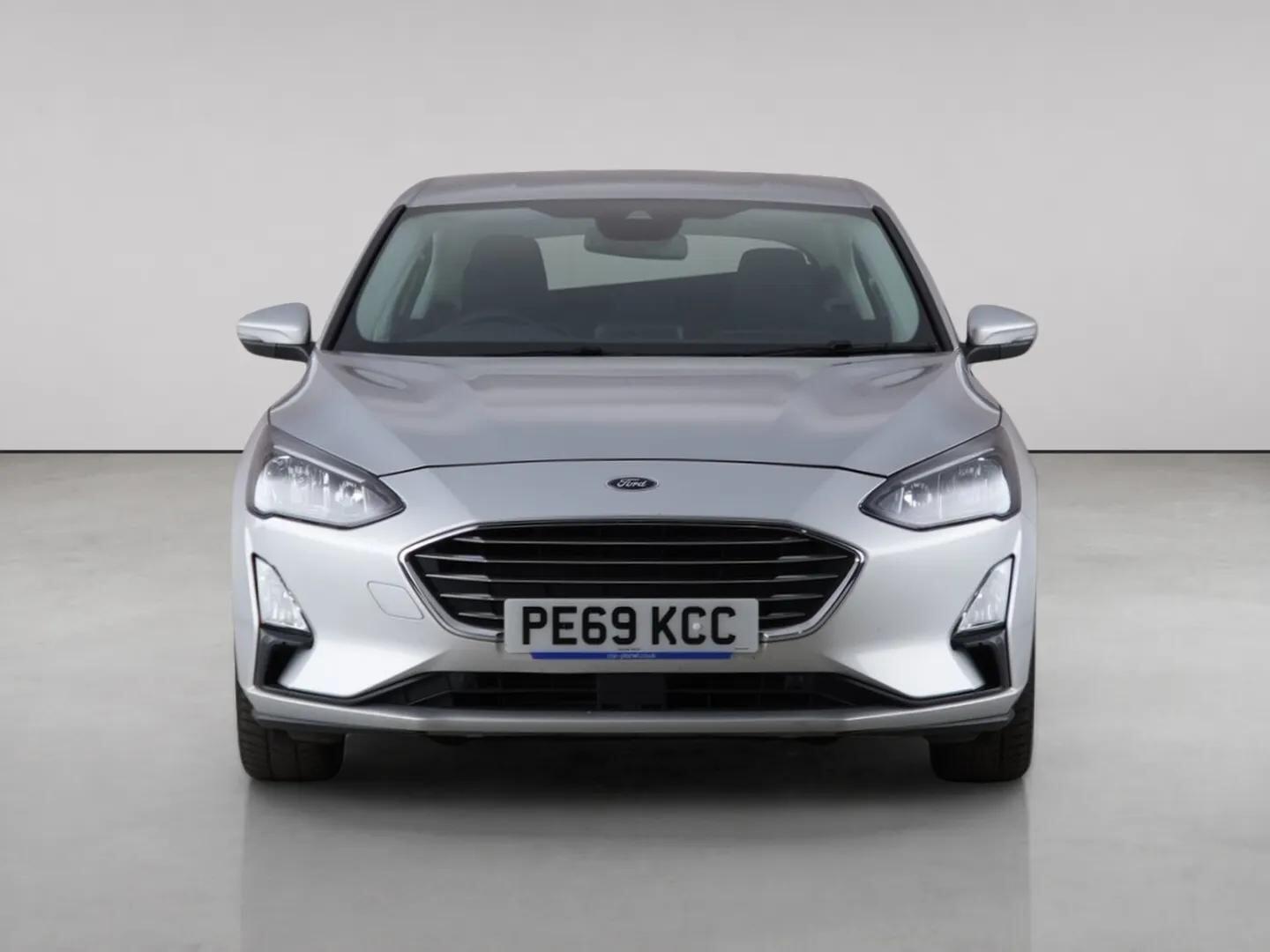 Ford Focus view 5