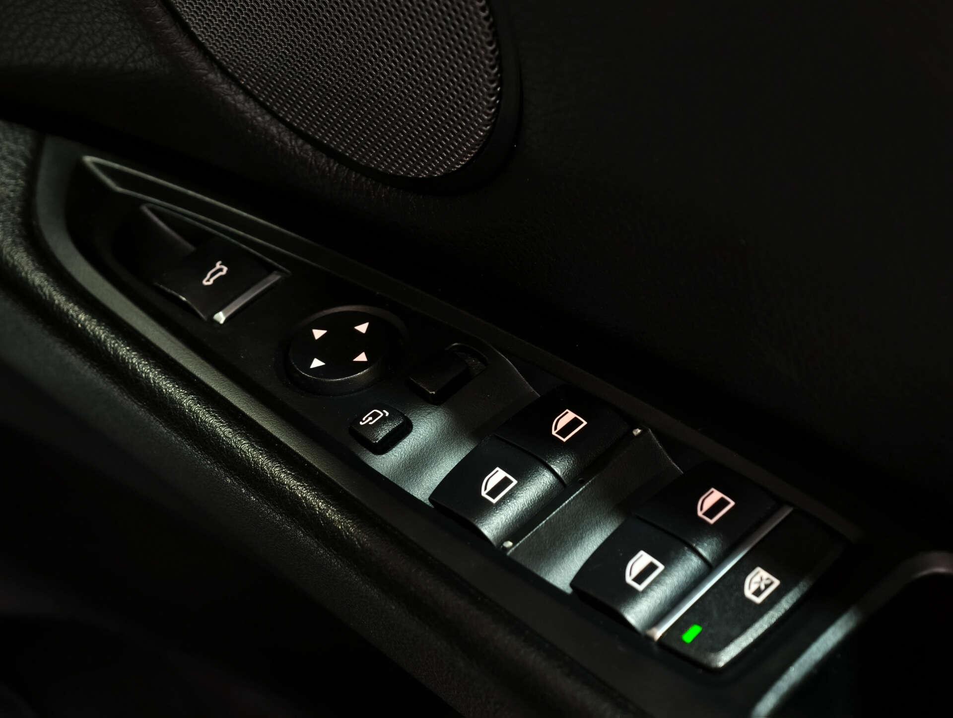 BMW X6 view 25