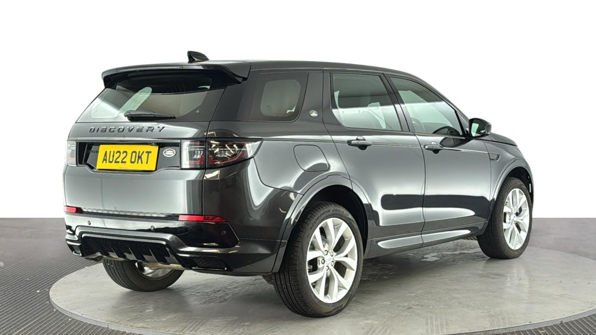 Land Rover Discovery Sport view 4