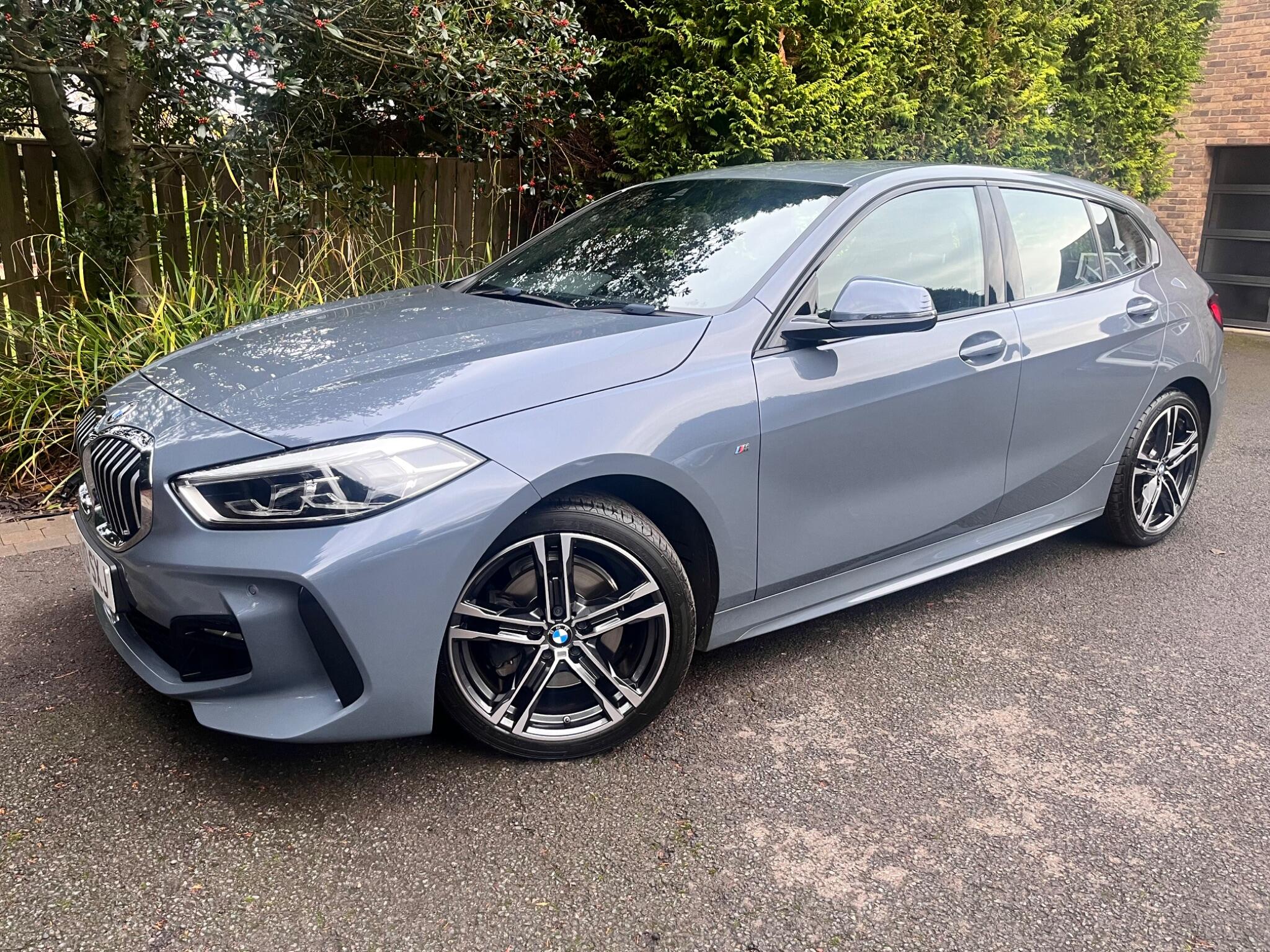 BMW 1 Series view 5