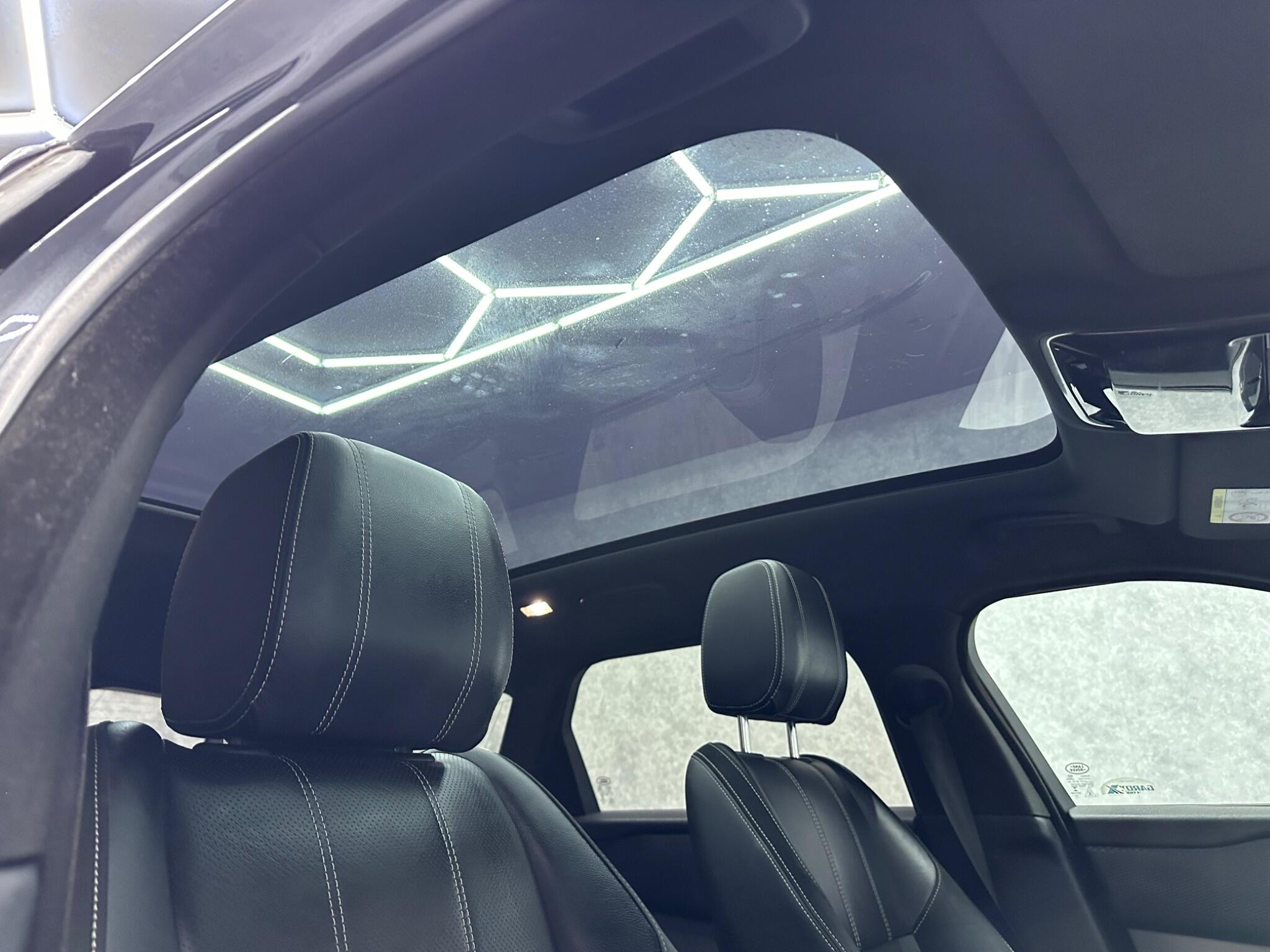 Land Rover Range Rover Velar view 9