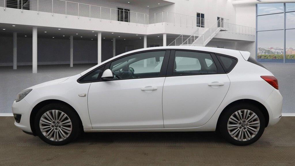 Vauxhall Astra view 3