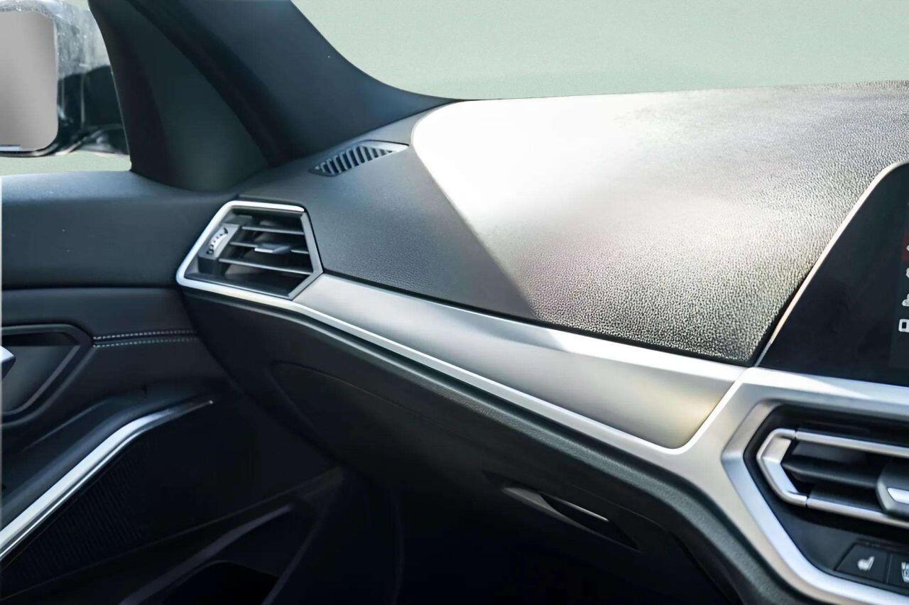 BMW 3 Series view 17