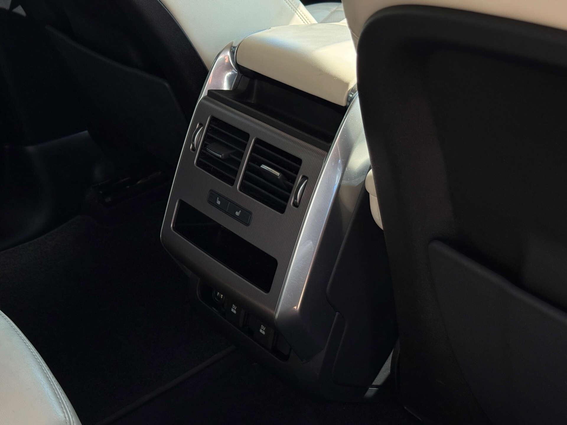 Land Rover Range Rover Sport view 32