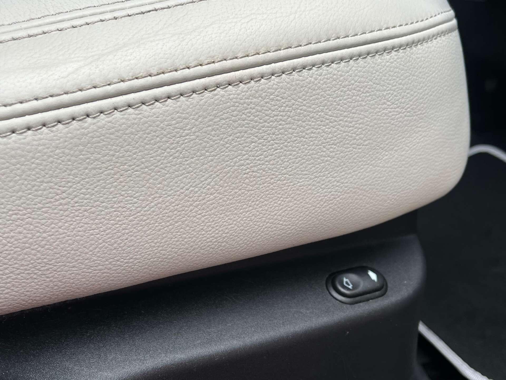 Land Rover Range Rover Velar view 42