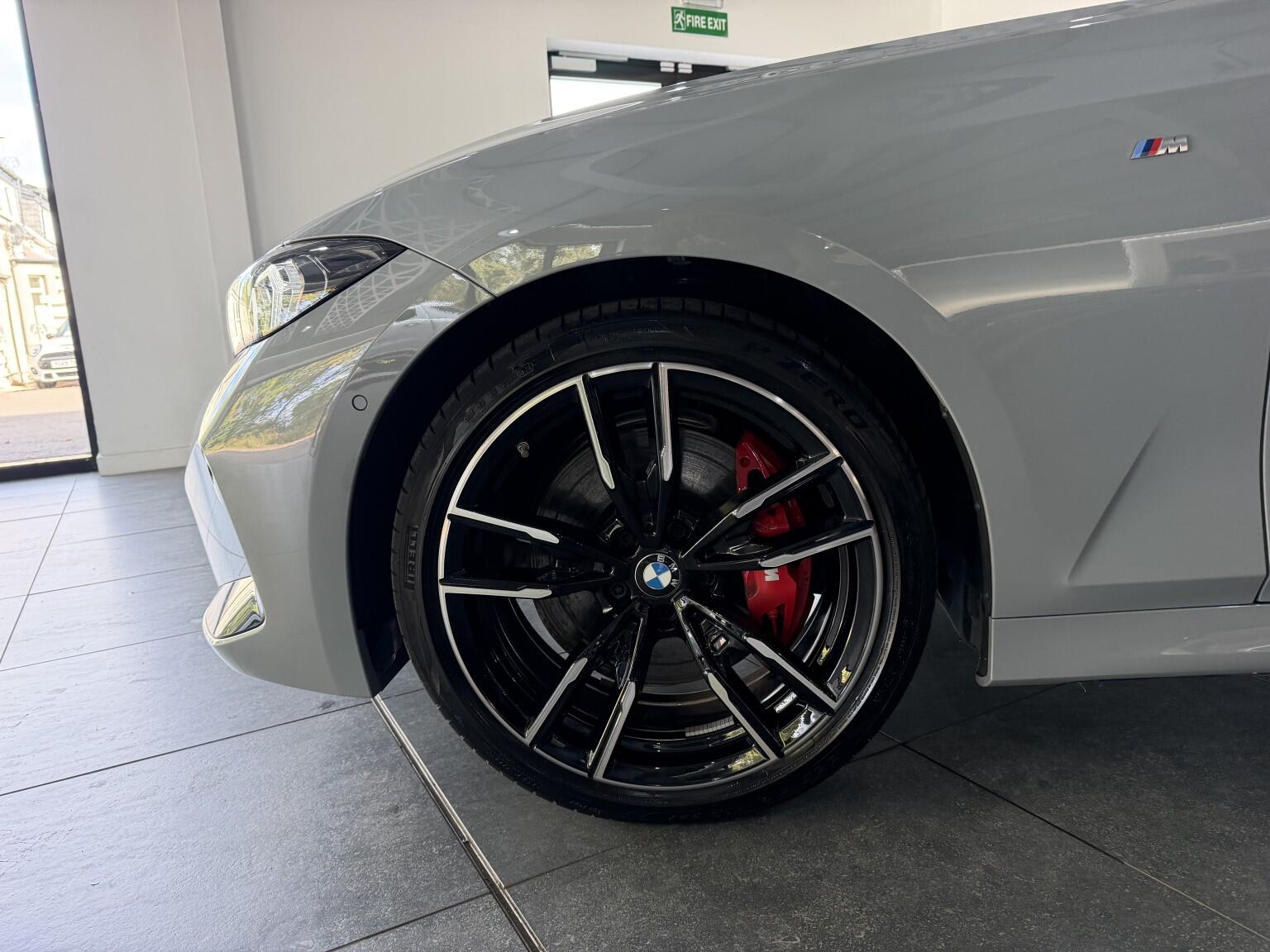 BMW 3 Series view 28