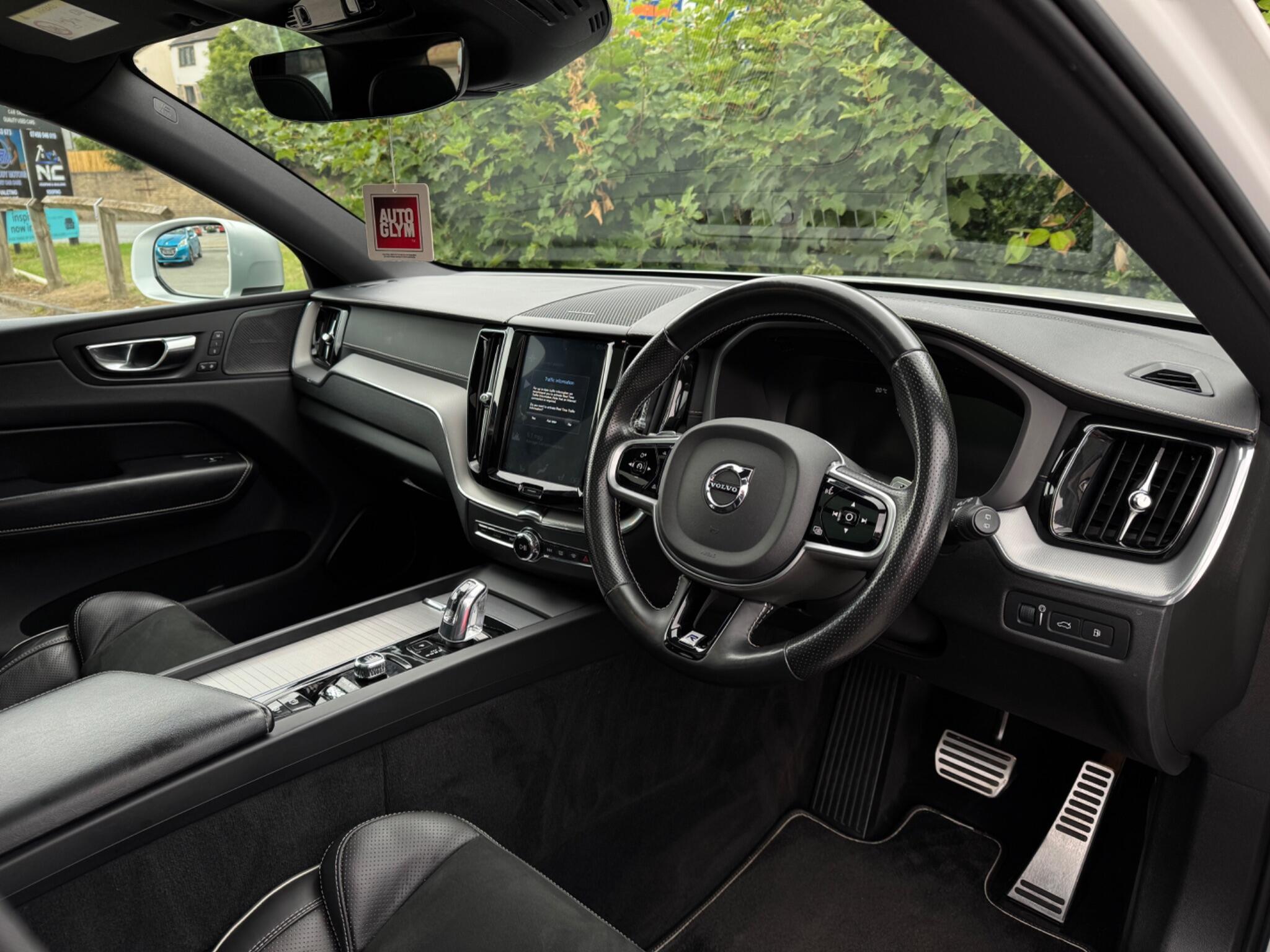 Volvo XC60 view 15