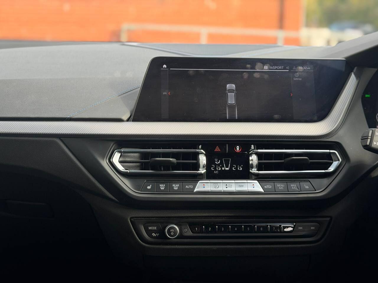 BMW 1 Series view 21