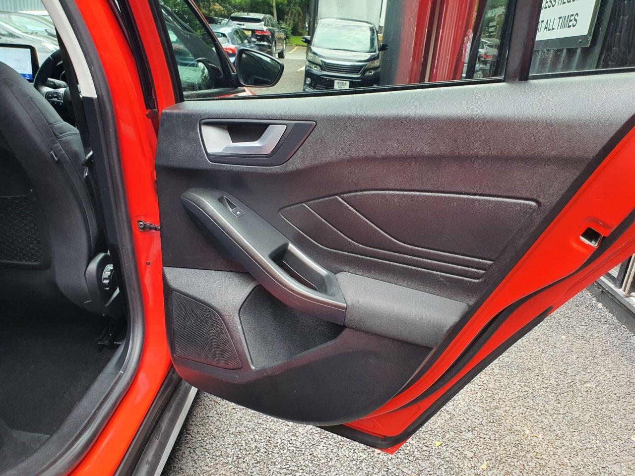 Ford Focus view 17
