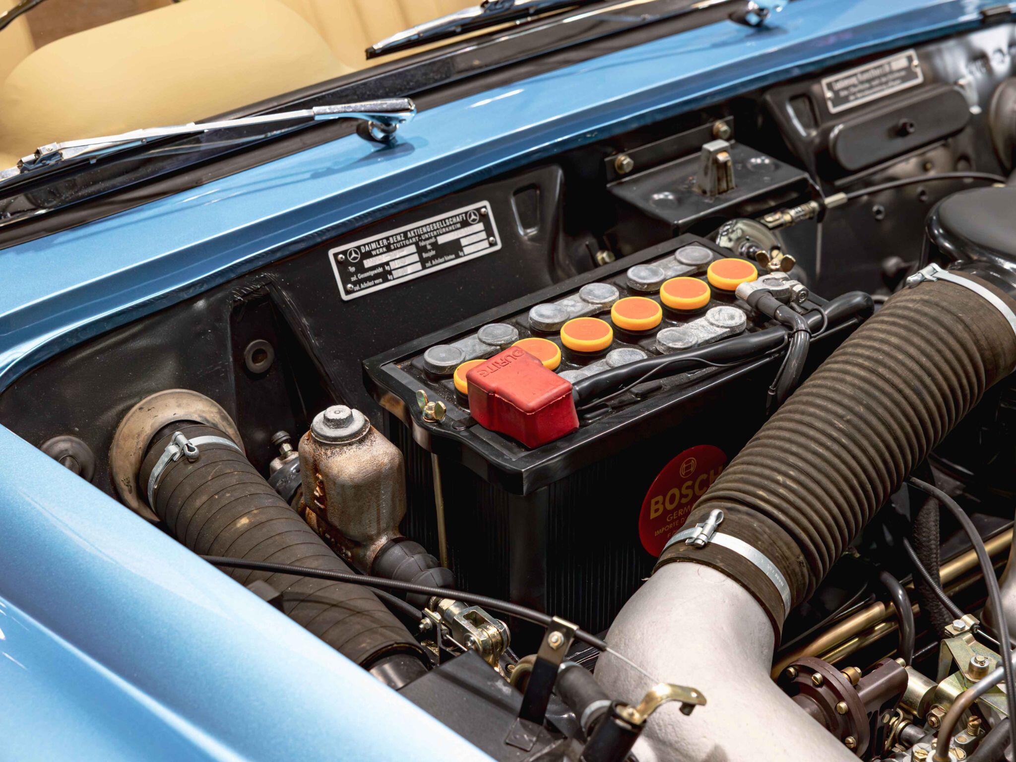 Mercedes-Benz 190 SL view 24