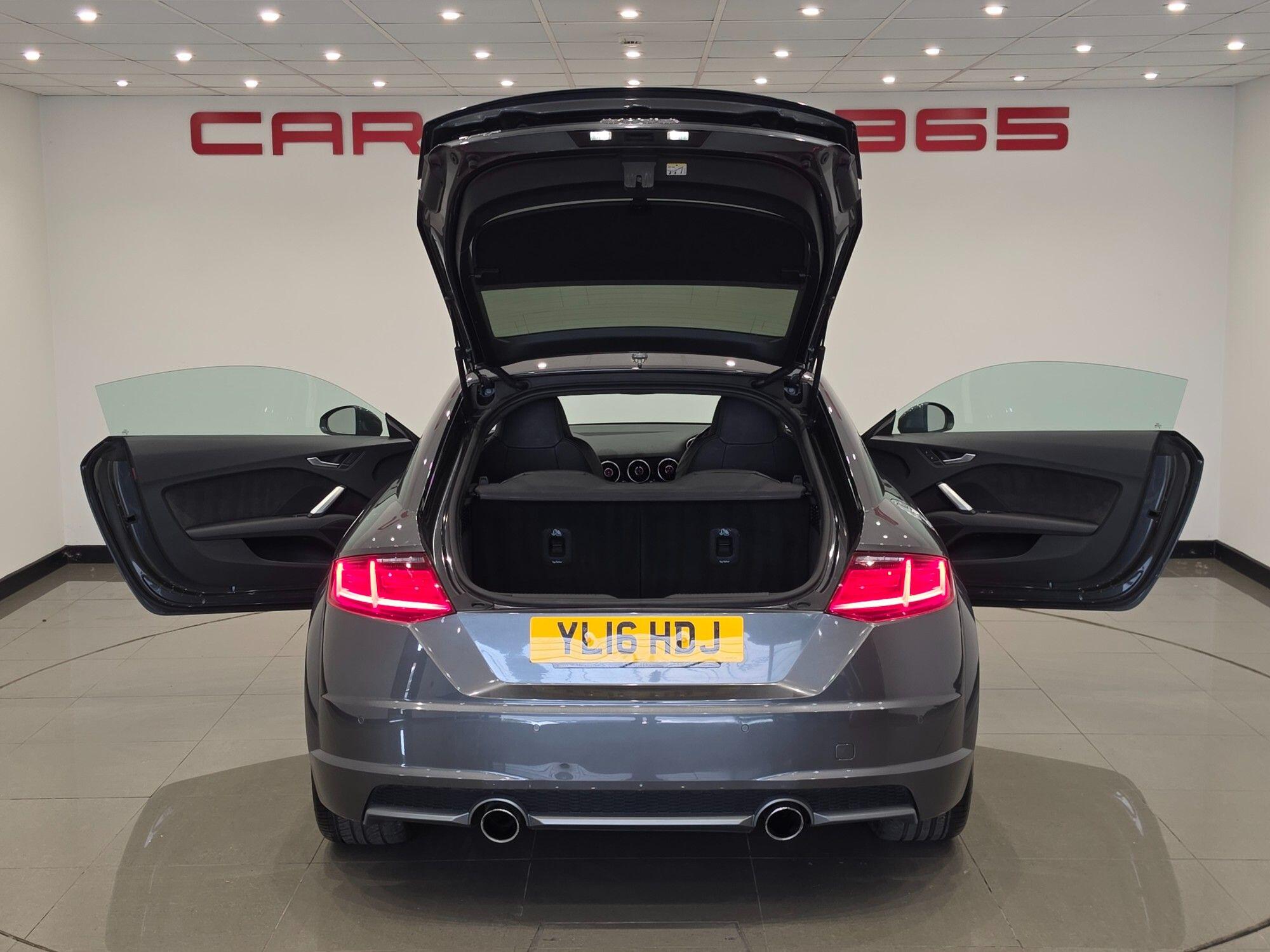 Audi TT view 48