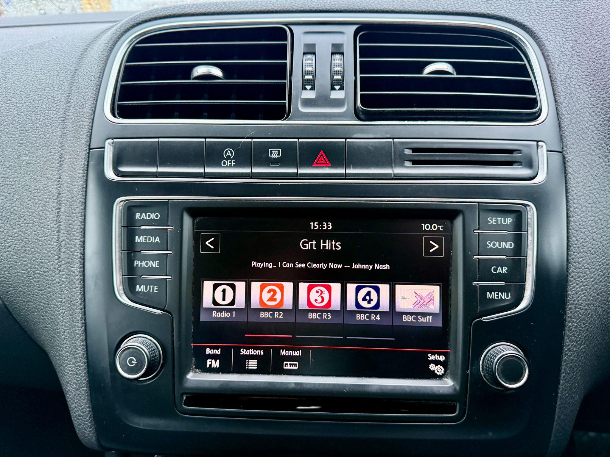 2015 Volkswagen Polo image 22