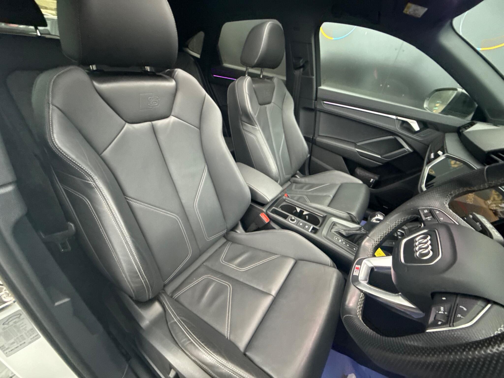 Audi Q3 view 19