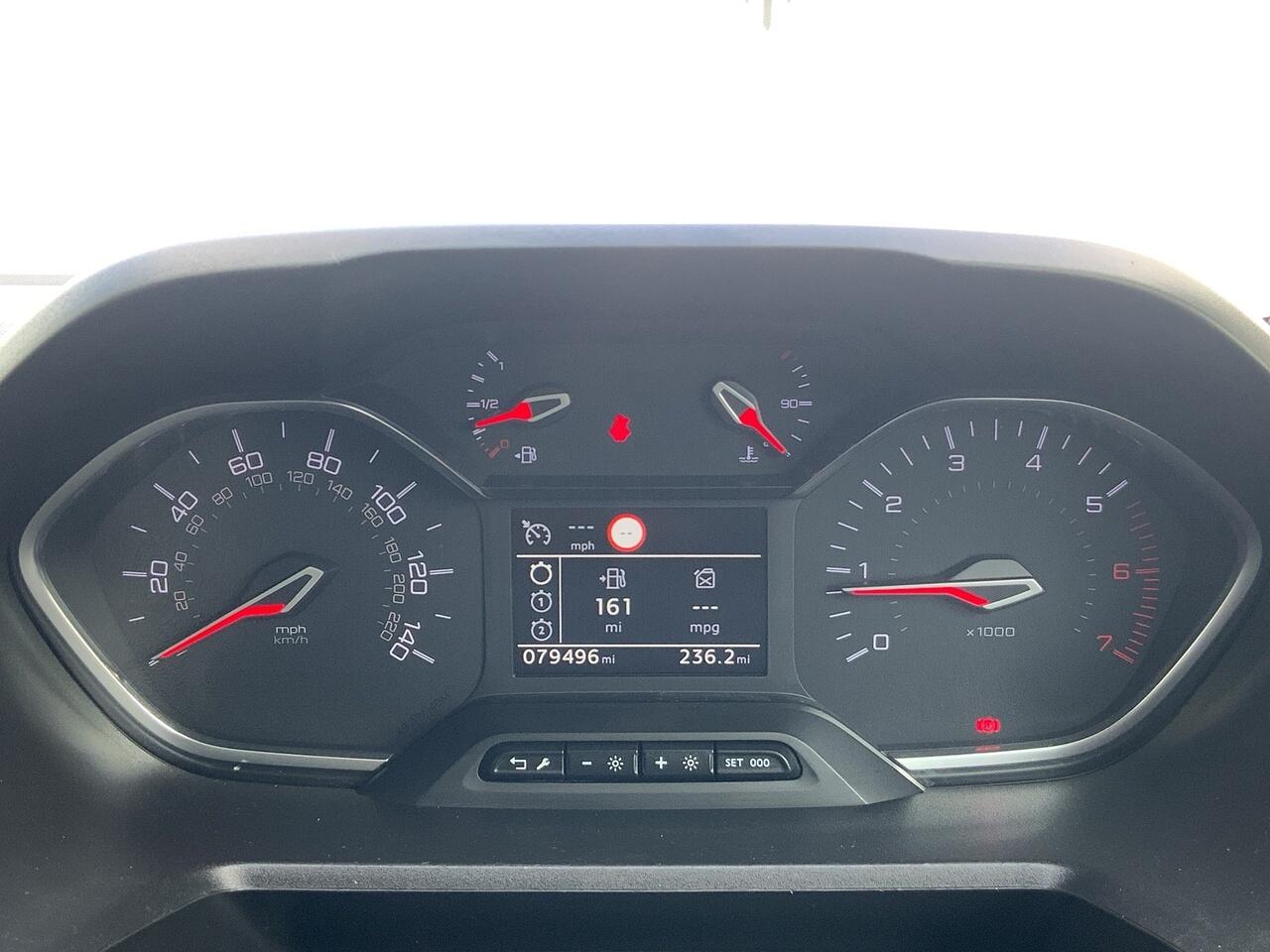 Peugeot Rifter view 26