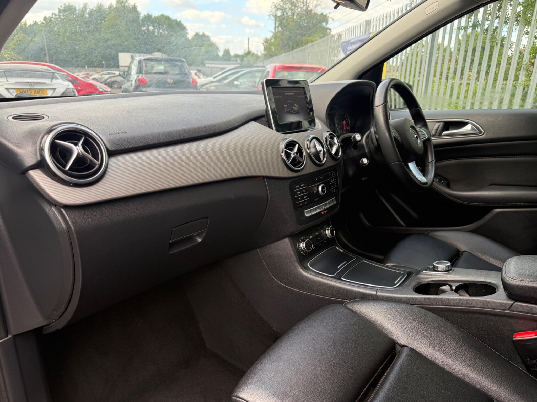2018 Mercedes-Benz B Class image 25