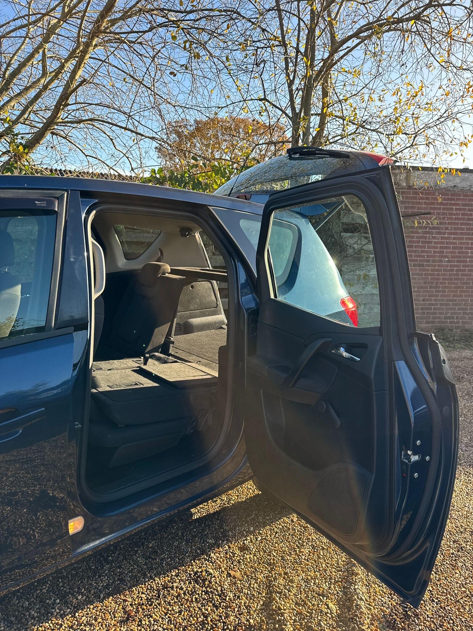 2011 Vauxhall Meriva 1.4T 16V Exclusiv Euro 5 5dr • 70,000 miles image 19