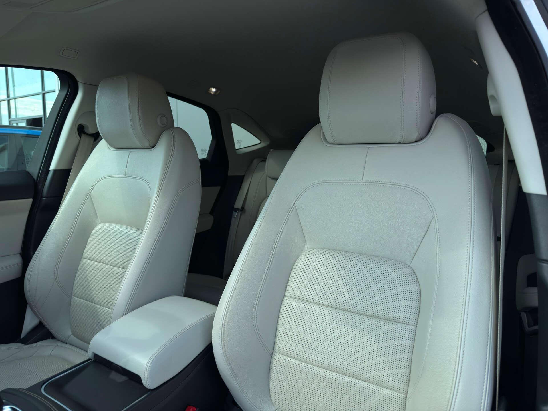 Jaguar E-Pace view 53