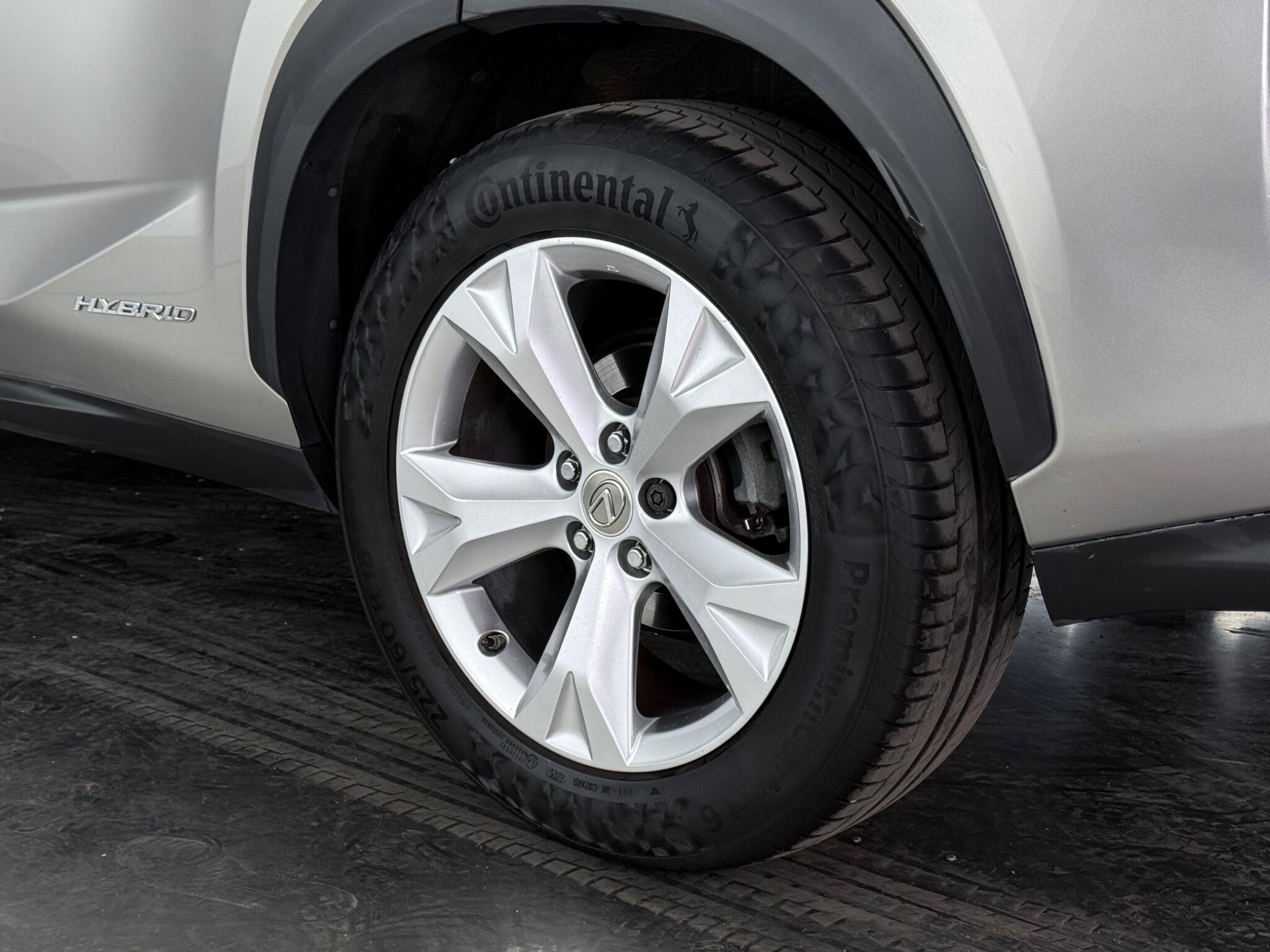 Lexus NX view 9
