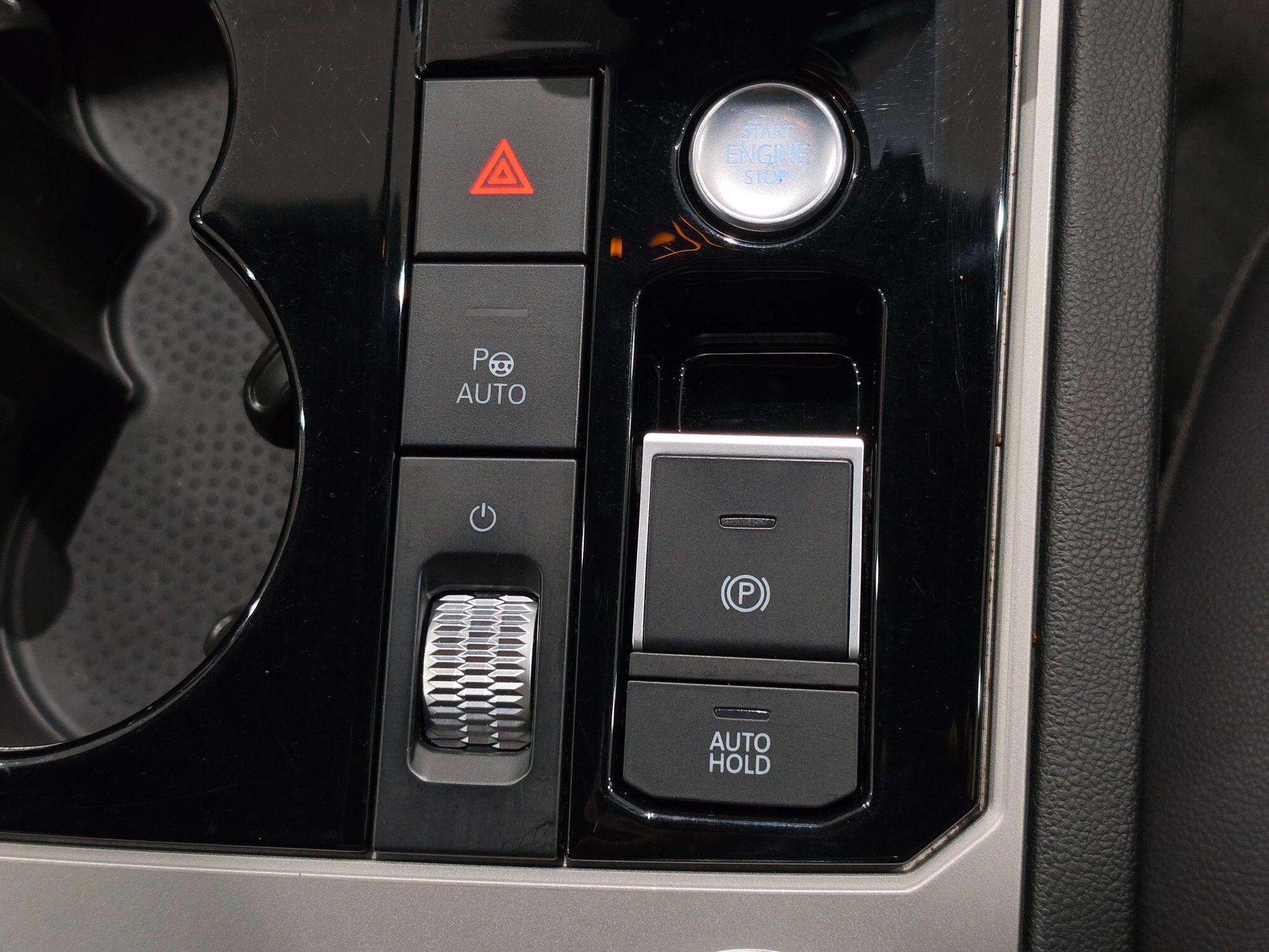 Volkswagen Touareg view 94