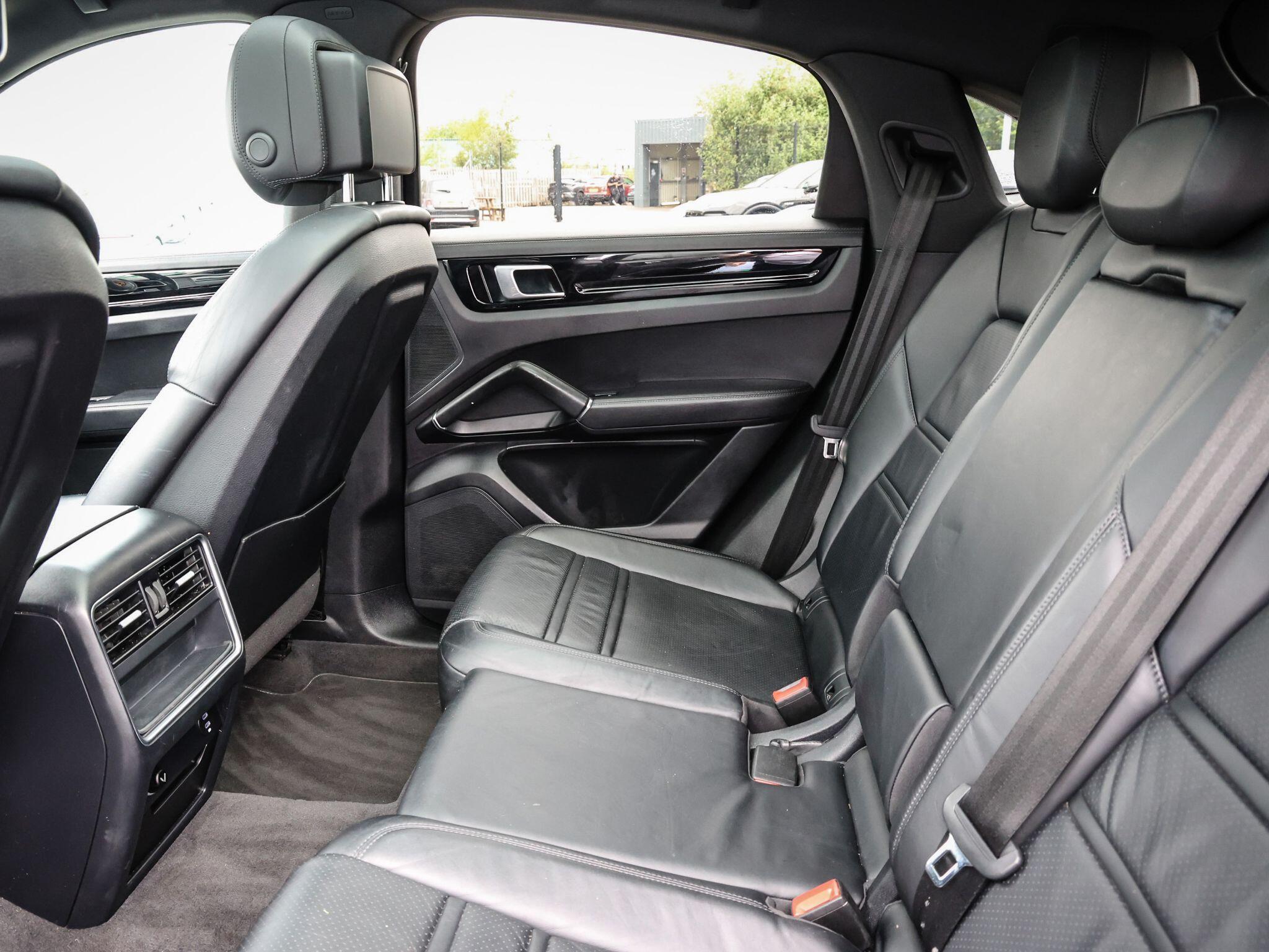 Porsche Cayenne view 43