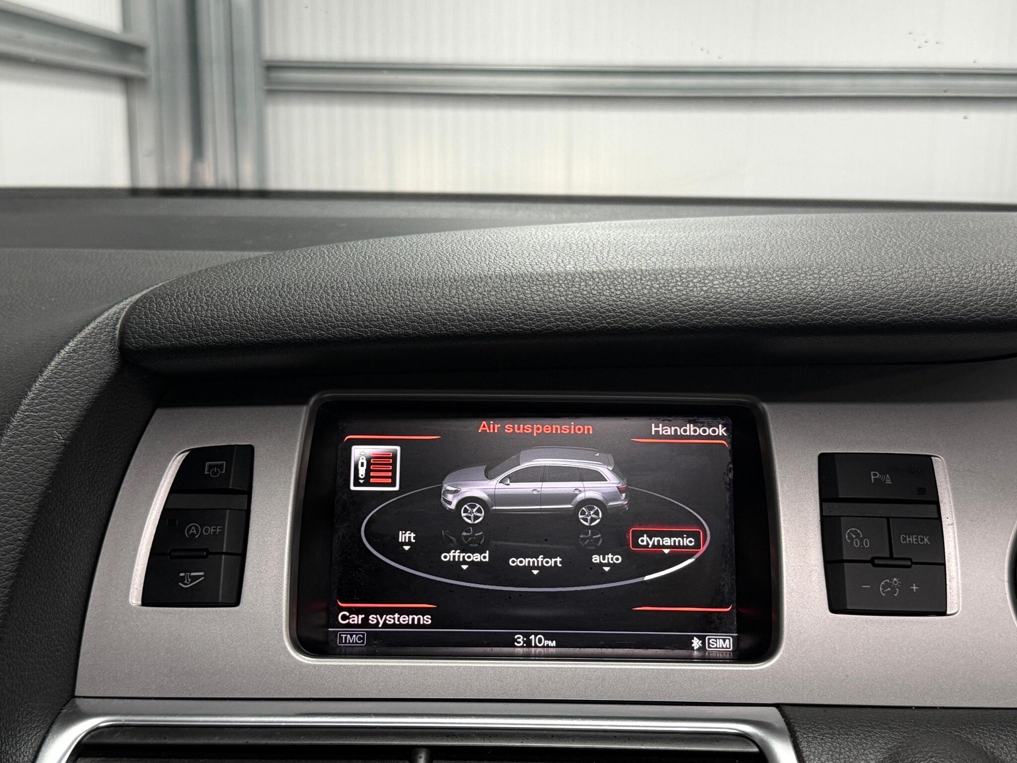 Audi Q7 view 33