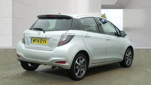 Toyota Yaris view 4