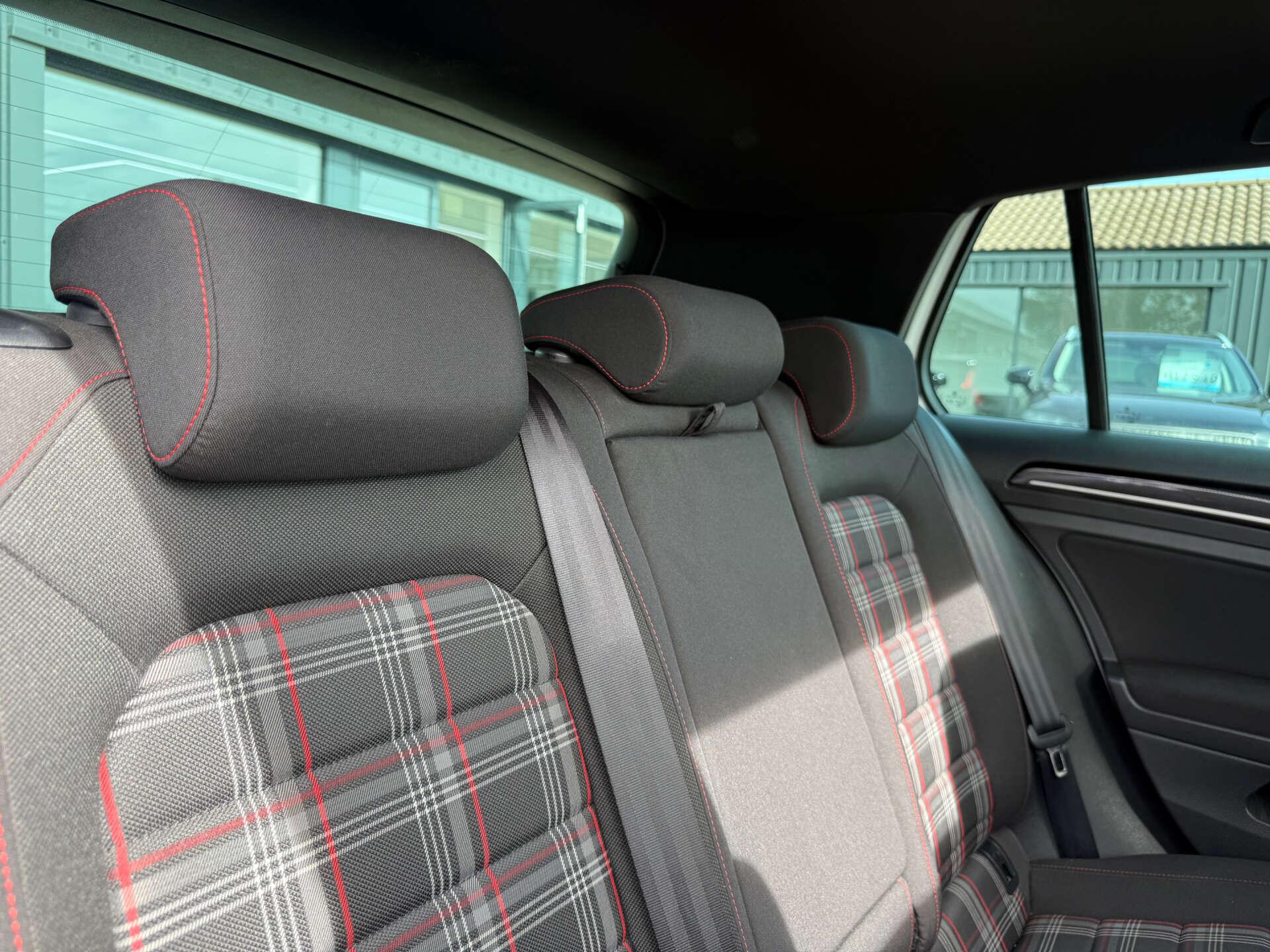 Volkswagen Golf view 71