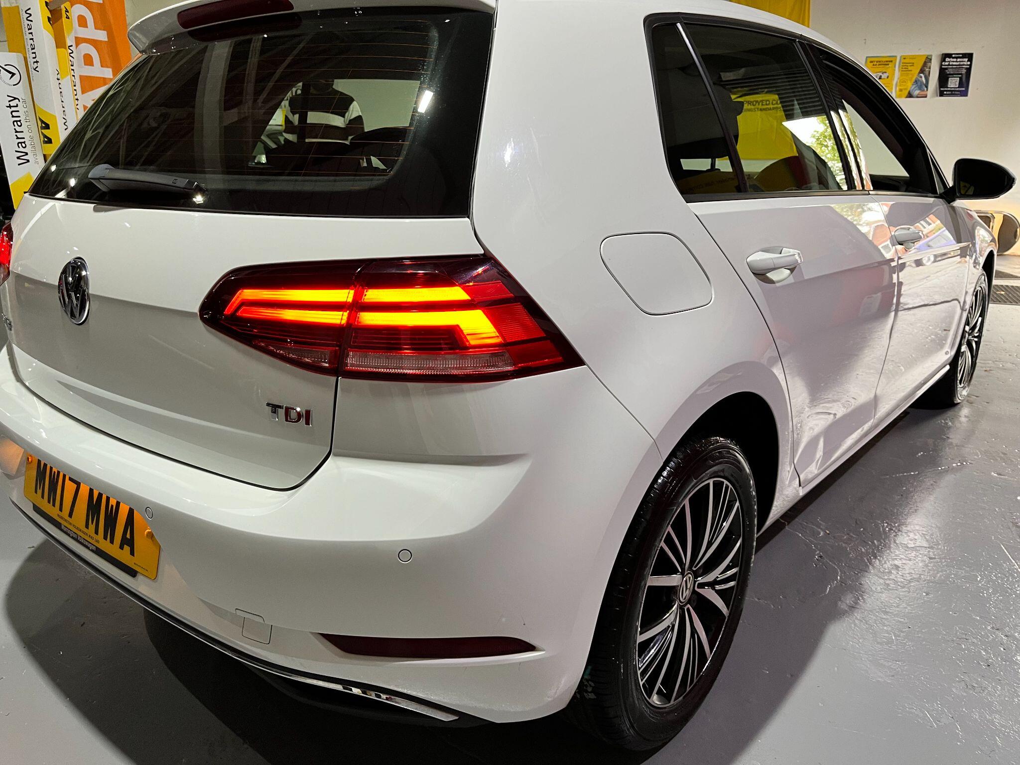 Volkswagen Golf view 81