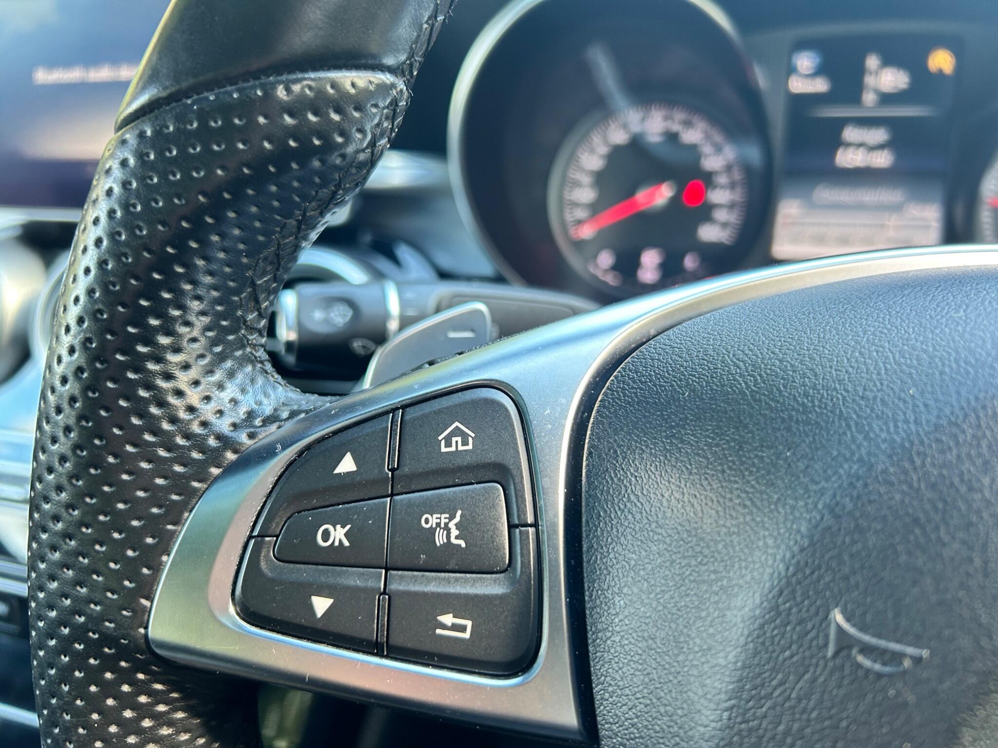 Mercedes-Benz C-Class view 26