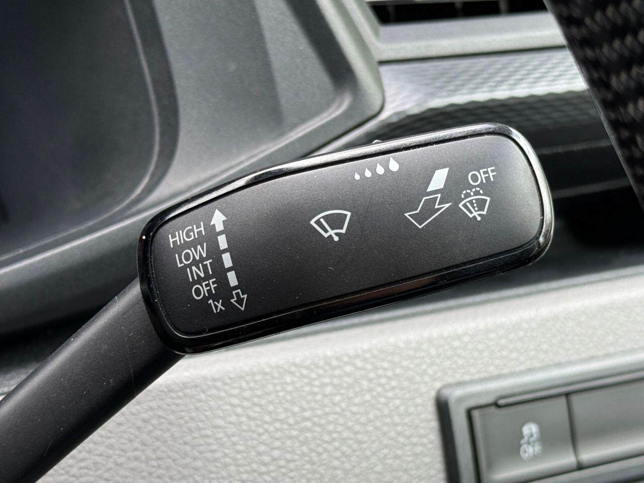Volkswagen Transporter view 40