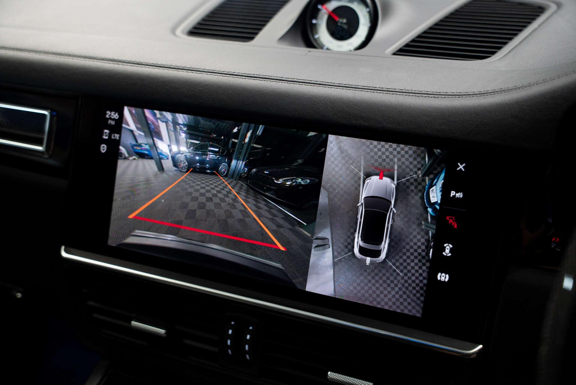 Porsche Cayenne view 25
