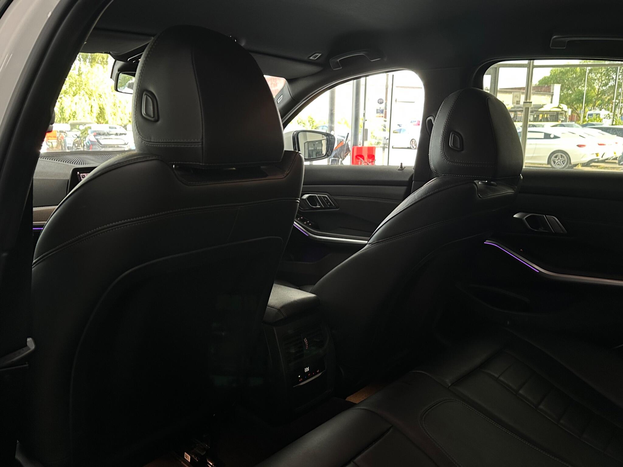 BMW 3 Series view 36