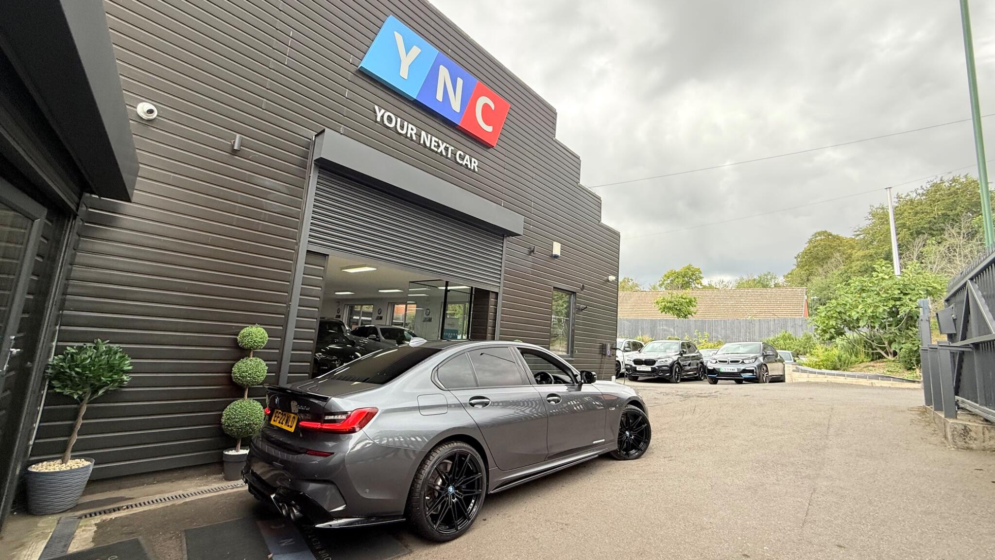 BMW 3 Series view 6