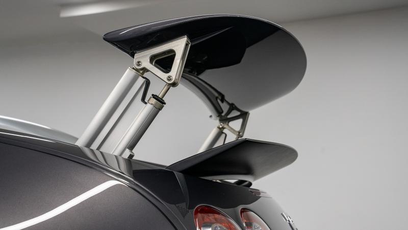 Bugatti Veyron view 26