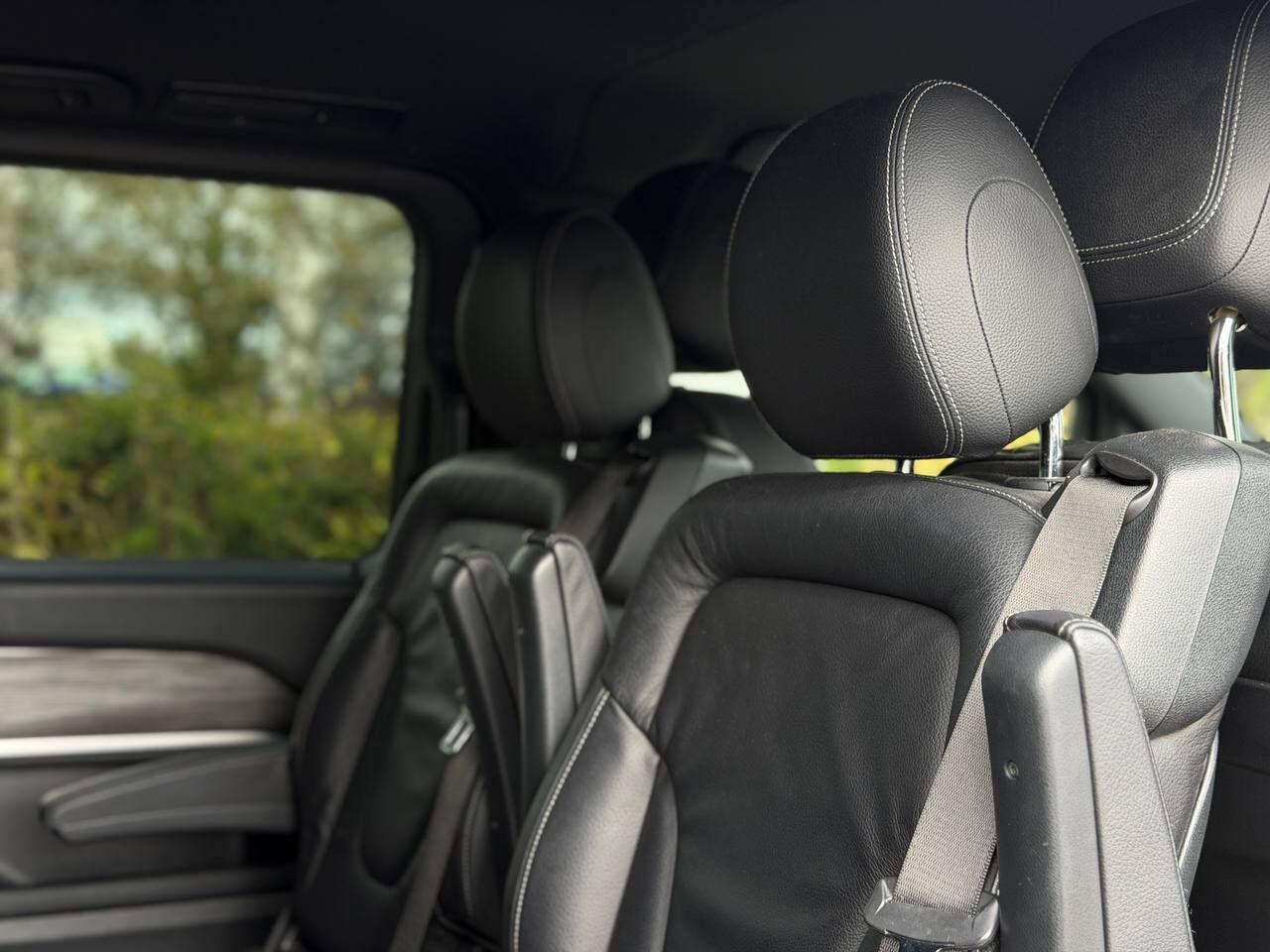 Mercedes-Benz Eqv view 16