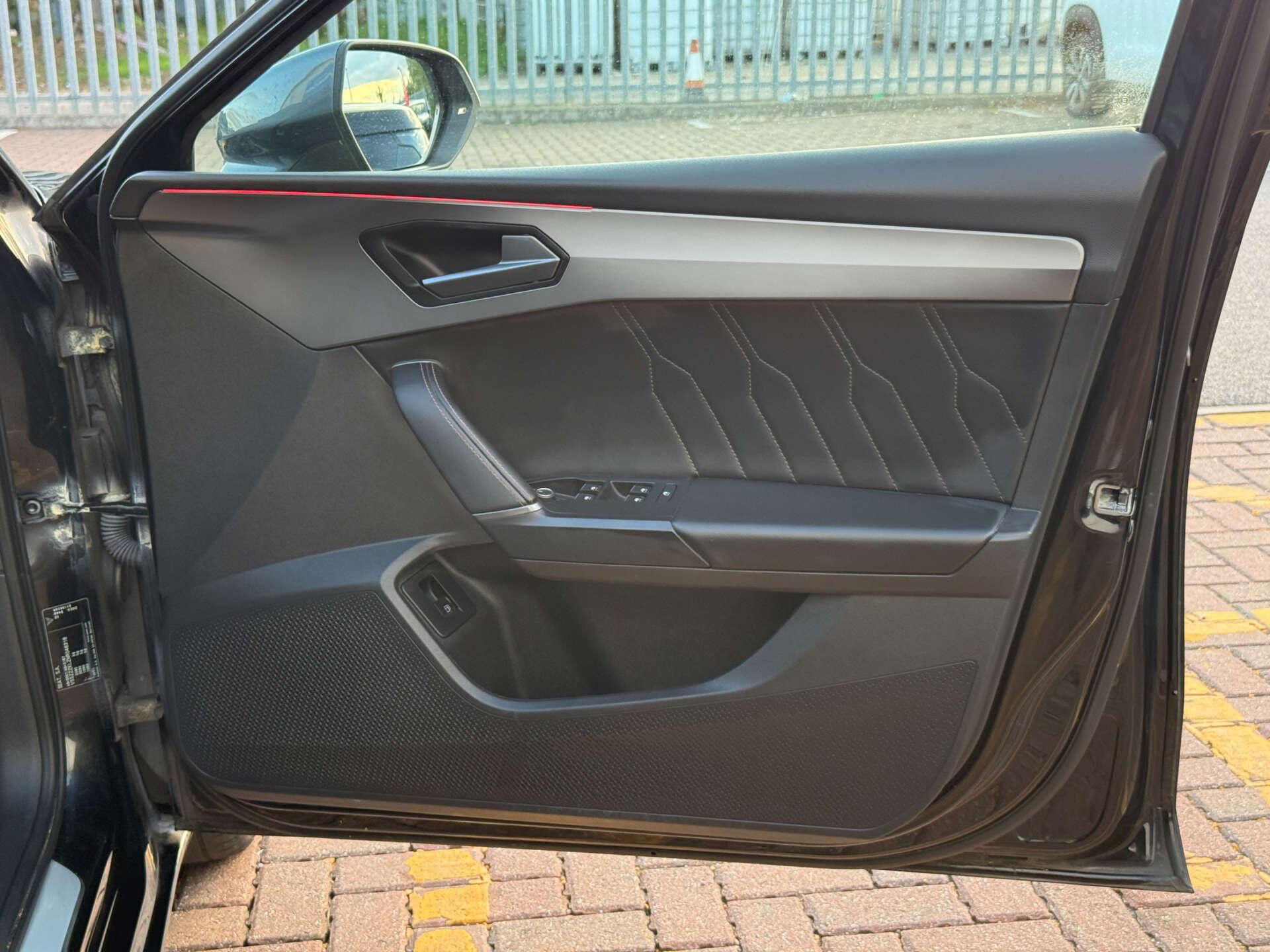 Cupra Leon view 21