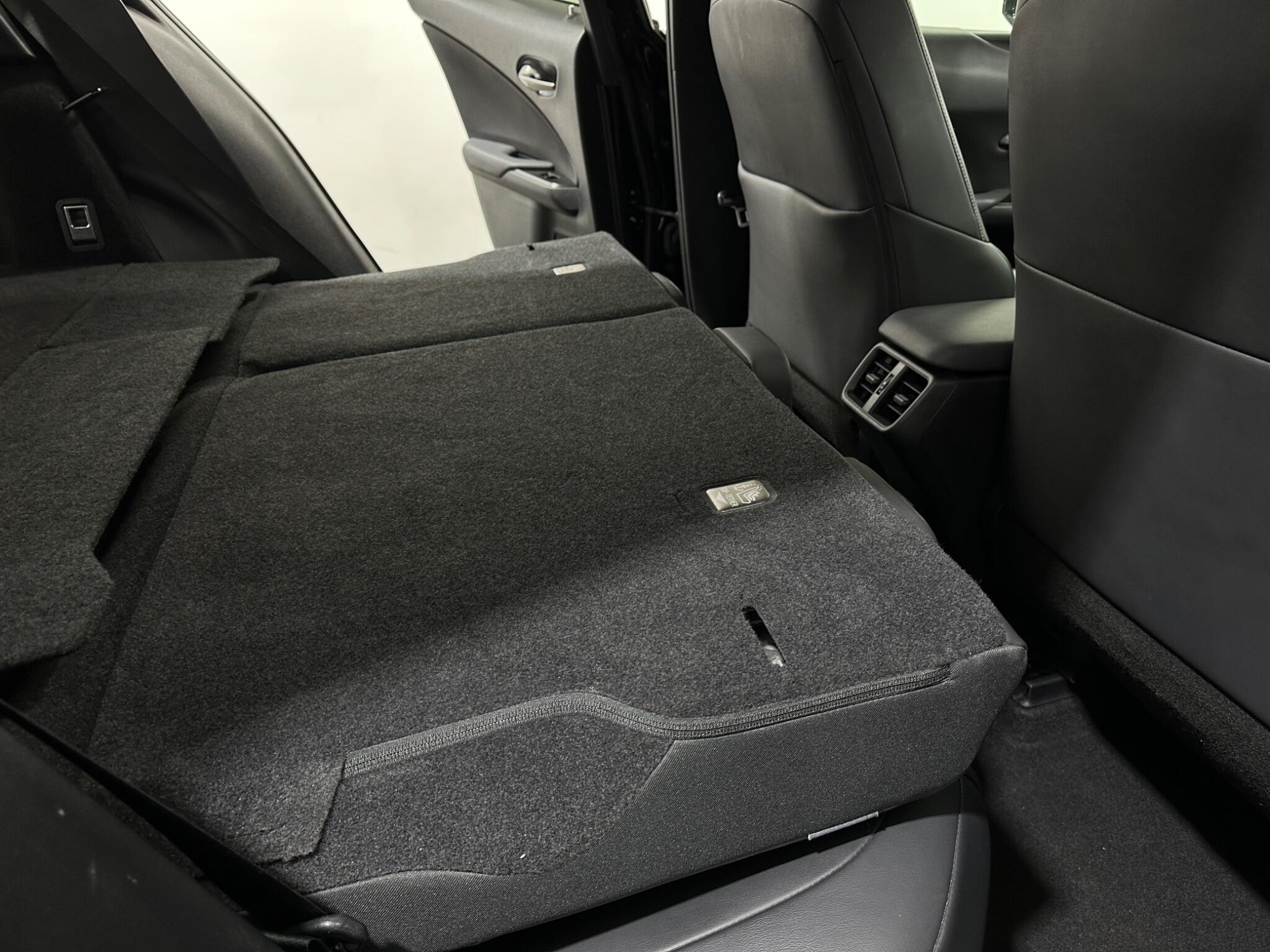 Lexus UX view 46