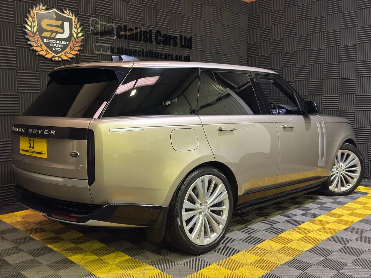 Land Rover Range Rover view 21