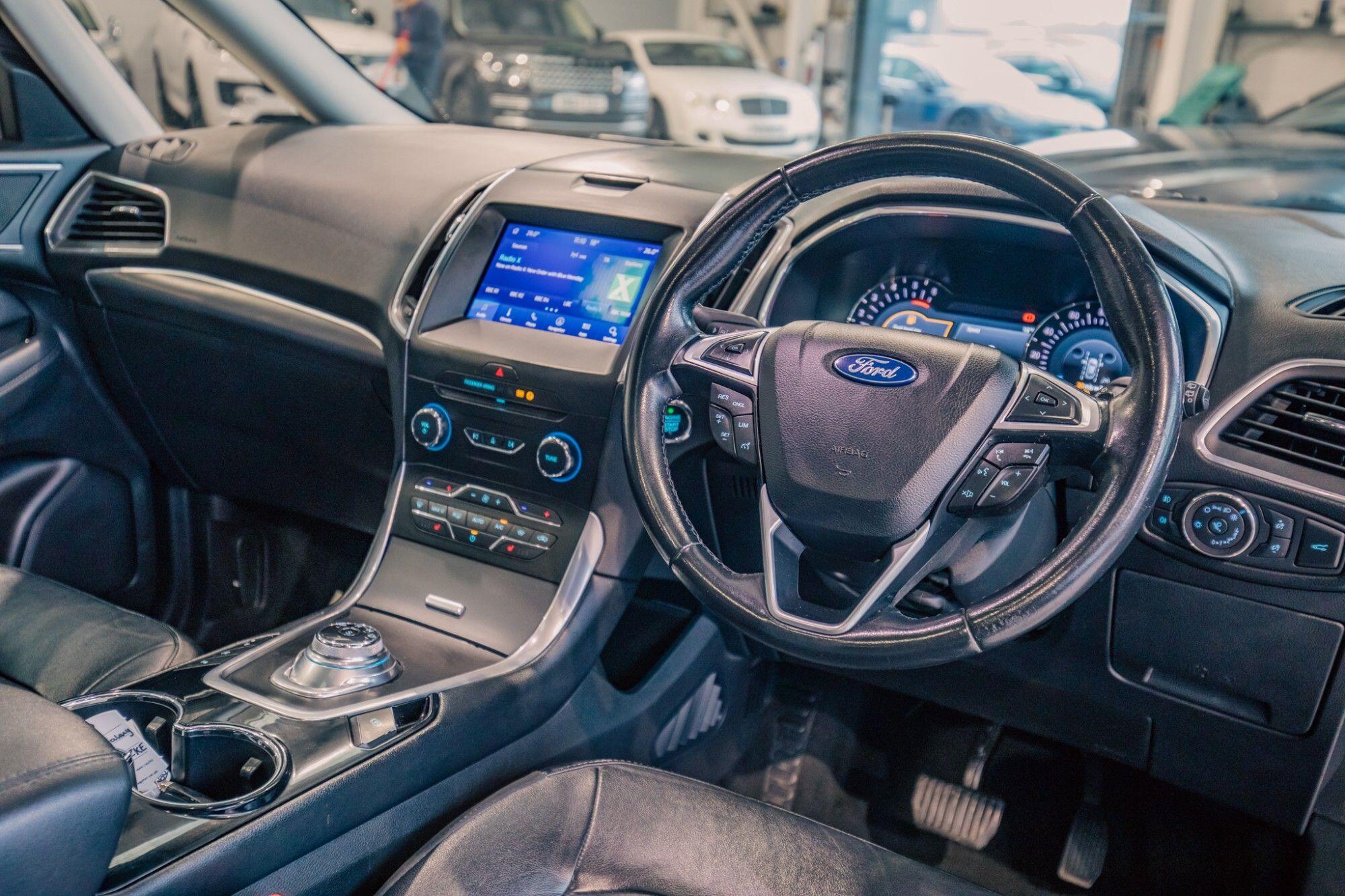 Ford Galaxy view 2