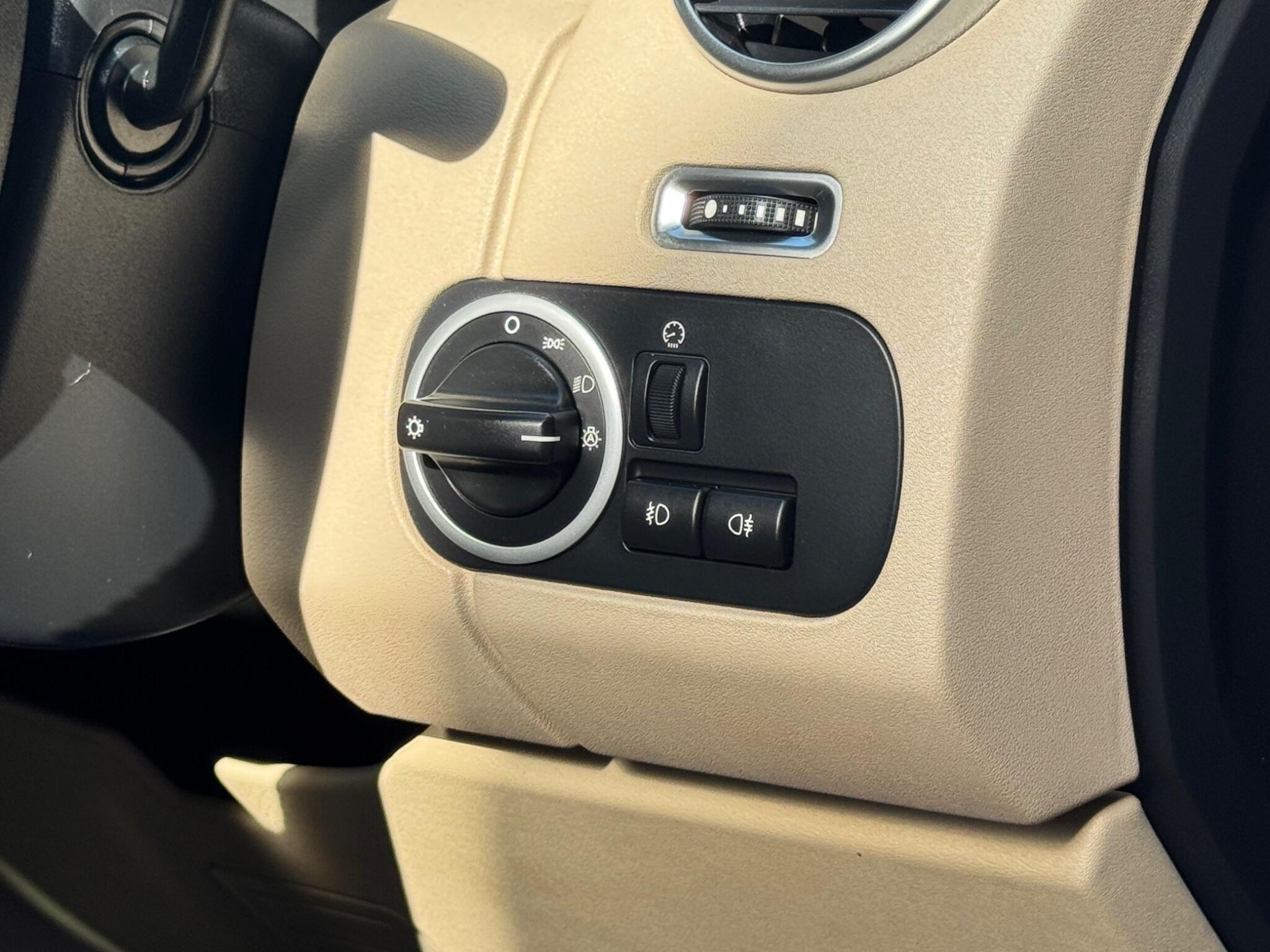 Land Rover Discovery 4 view 13