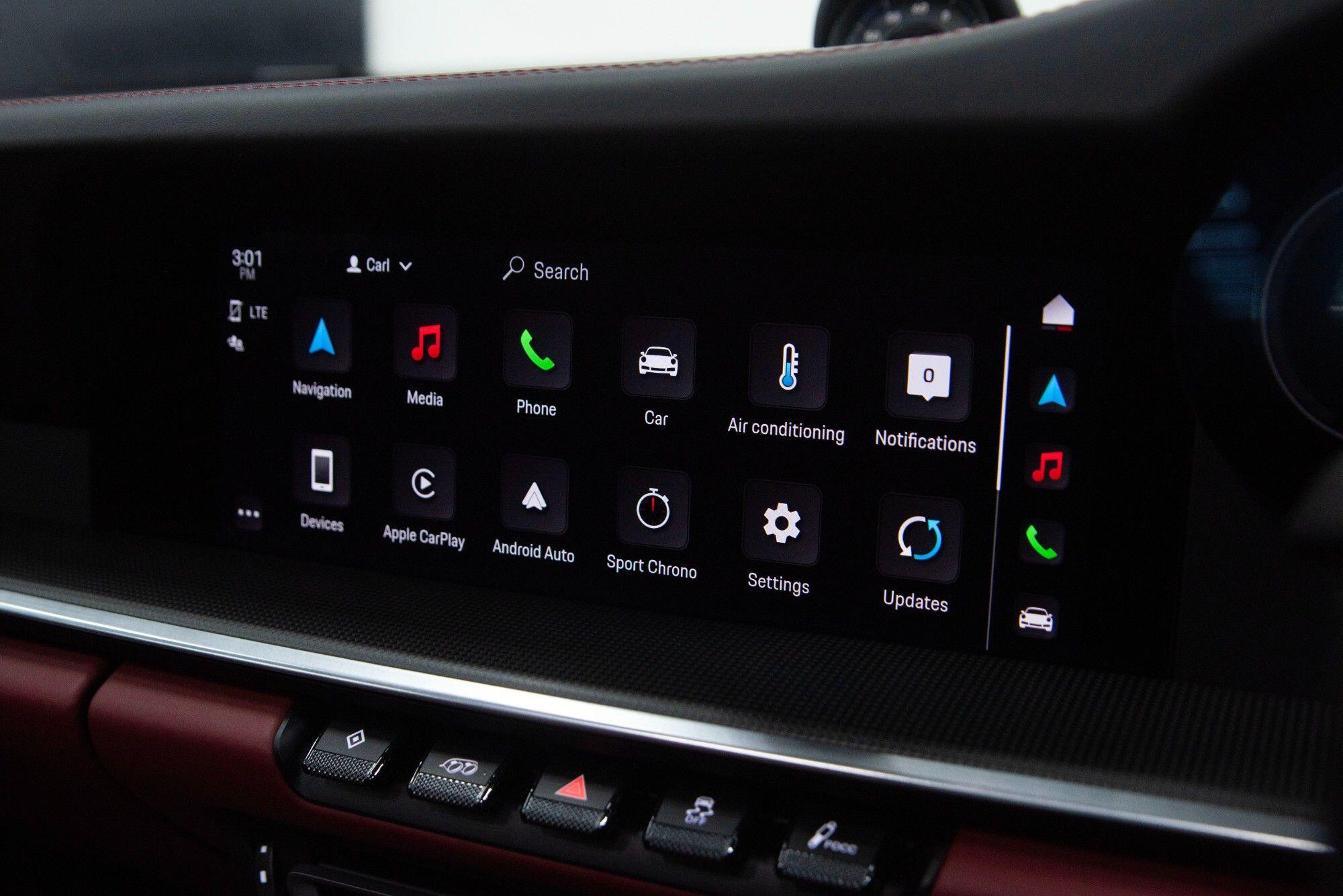 Porsche 911 view 34