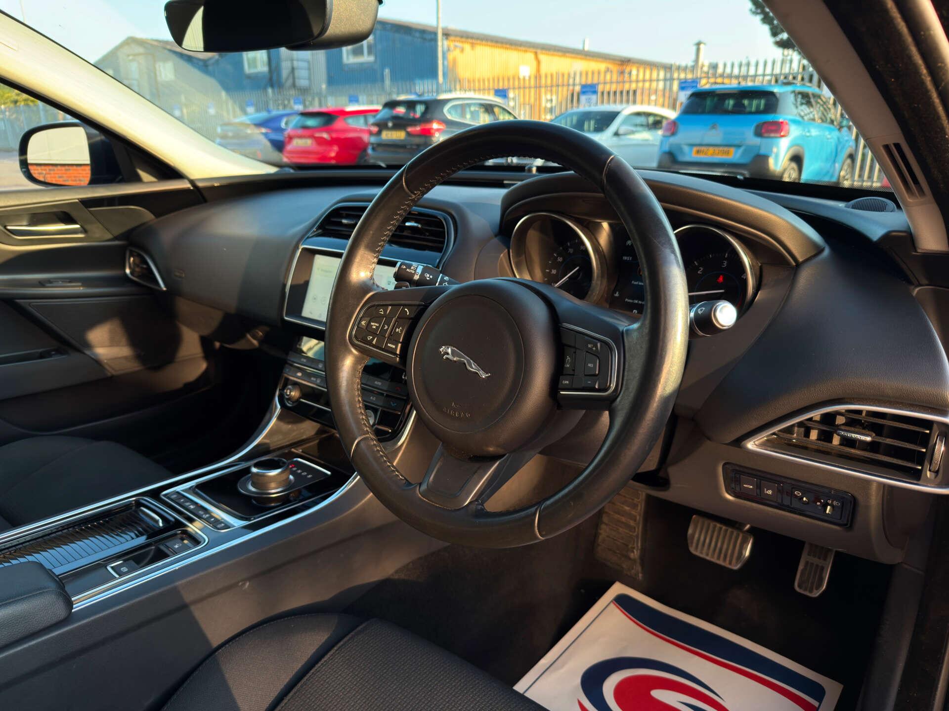 Jaguar Xe view 20