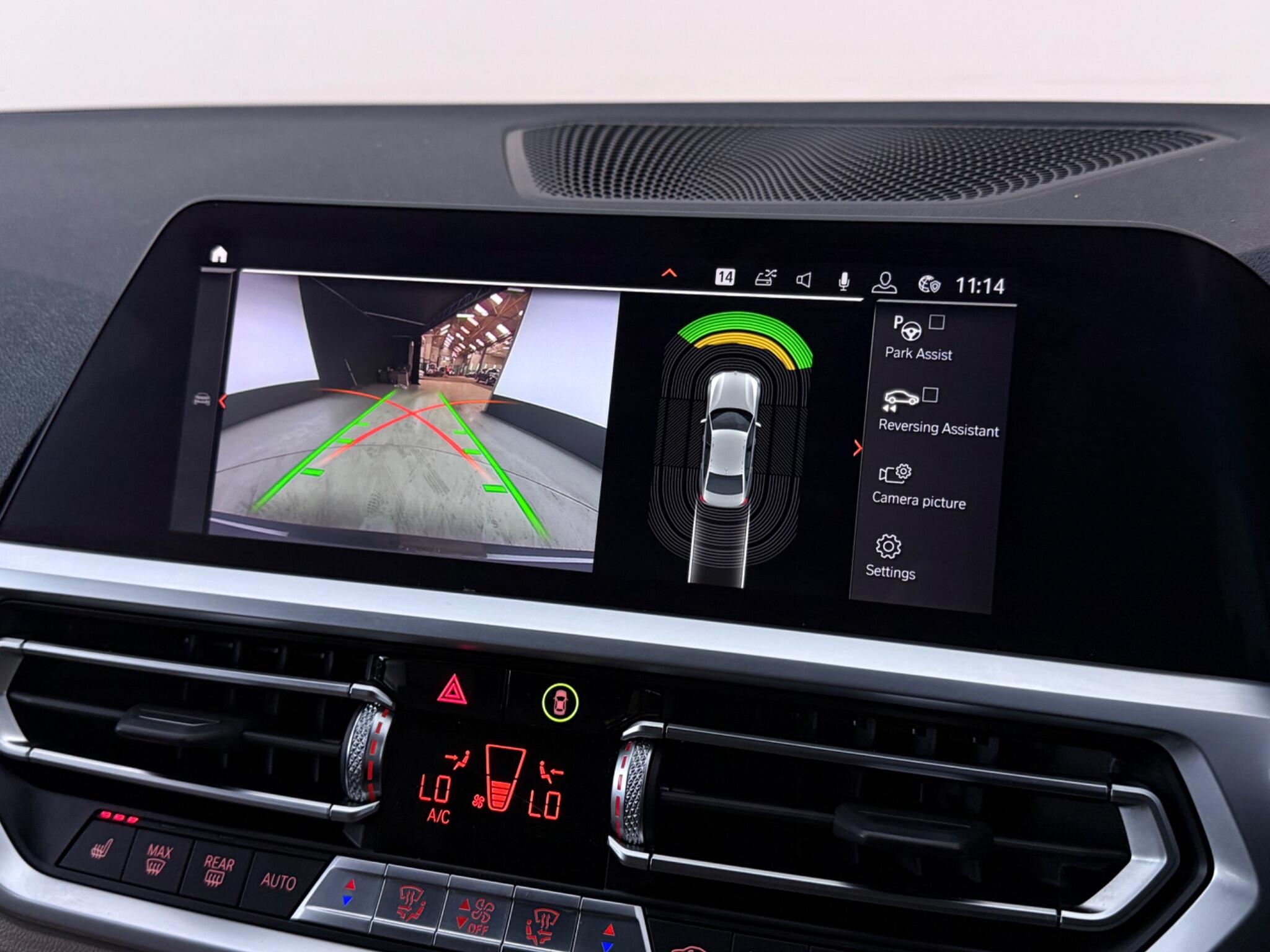 BMW 3 Series view 26
