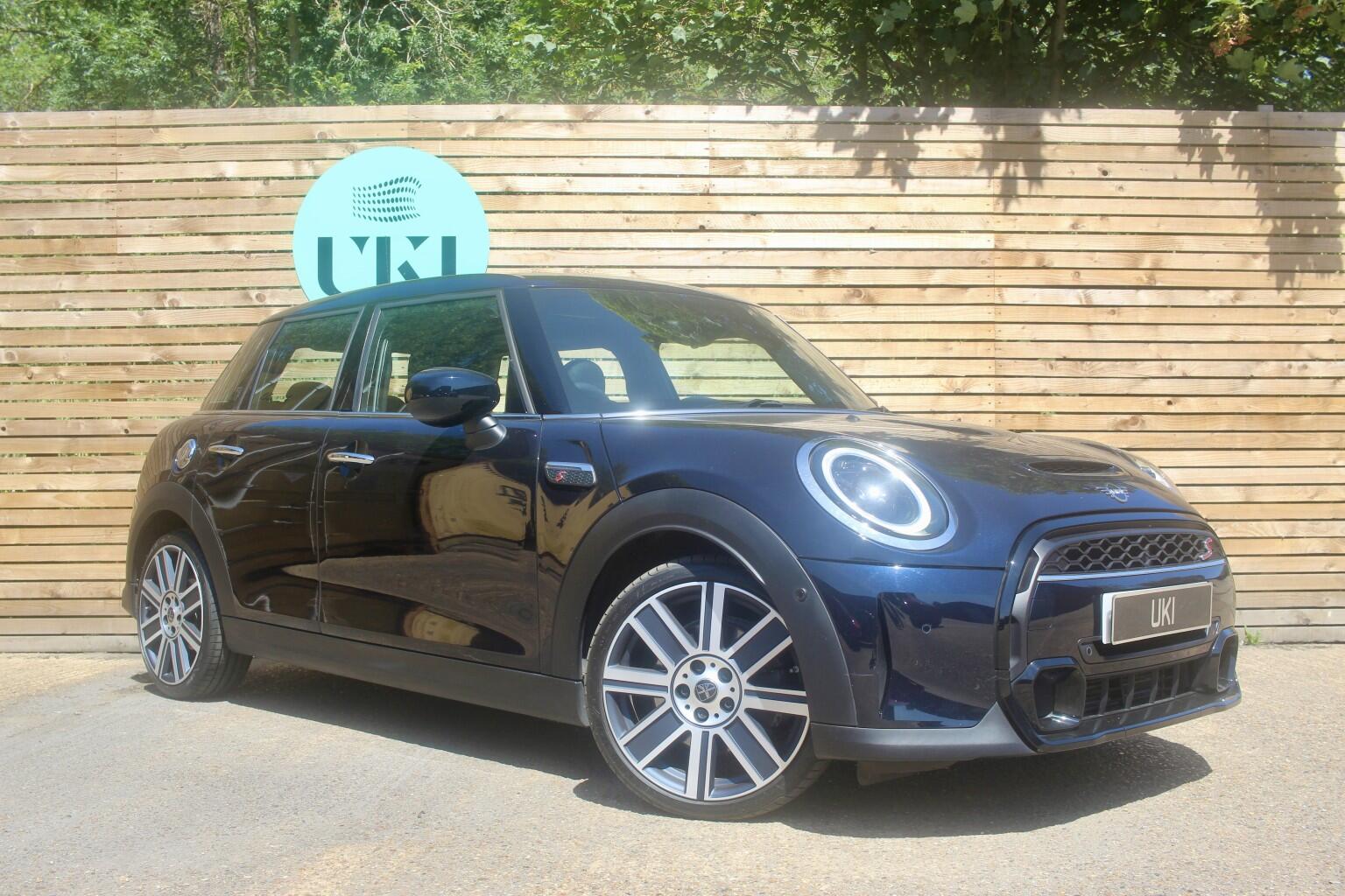 Mini Hatch view 4