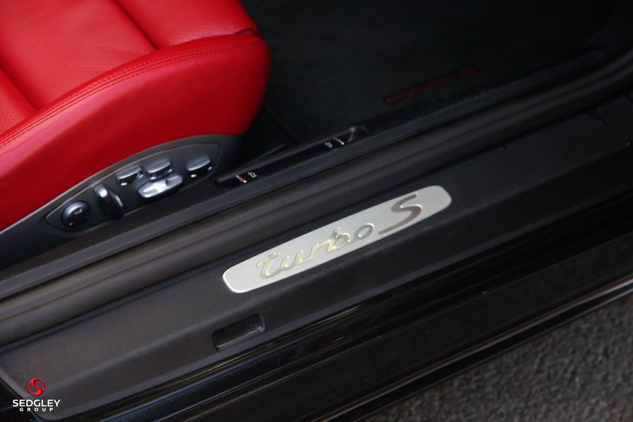 Porsche 911 view 14
