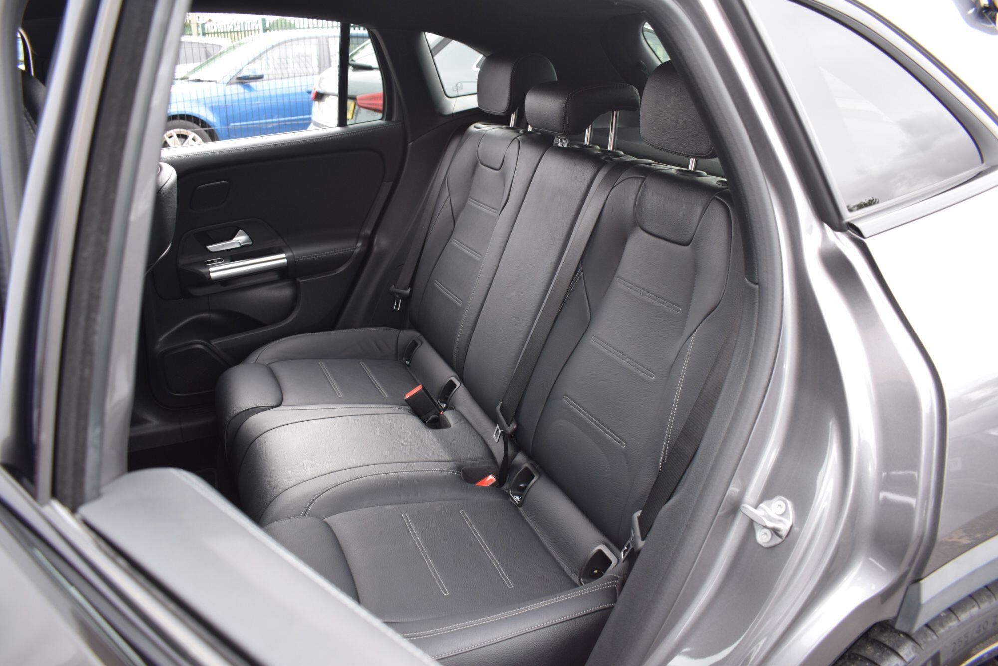 Mercedes-Benz GLA view 20
