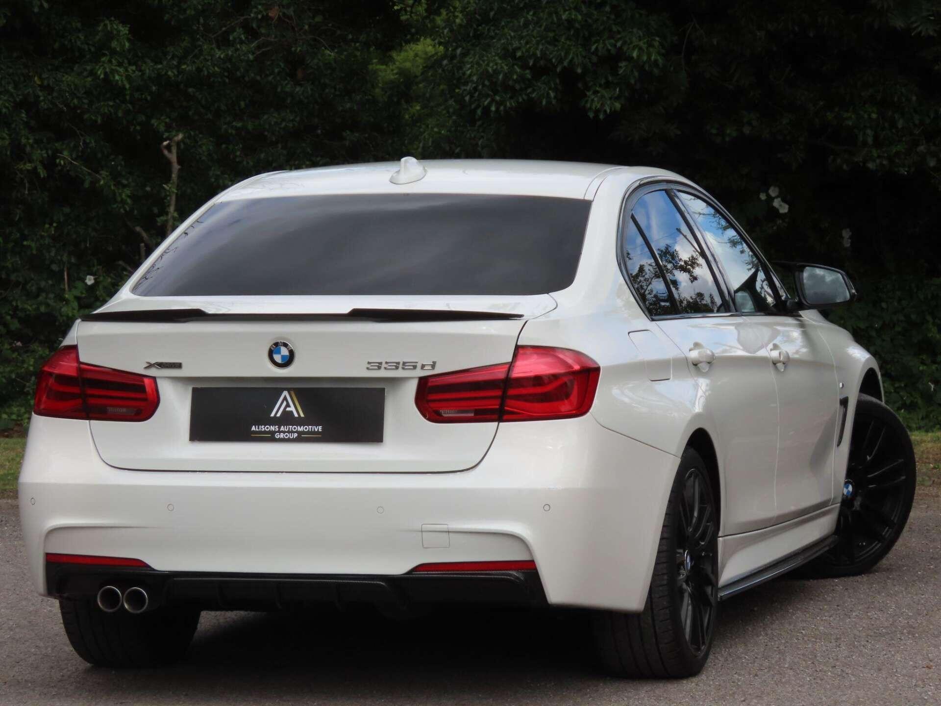 BMW 3 Series view 5